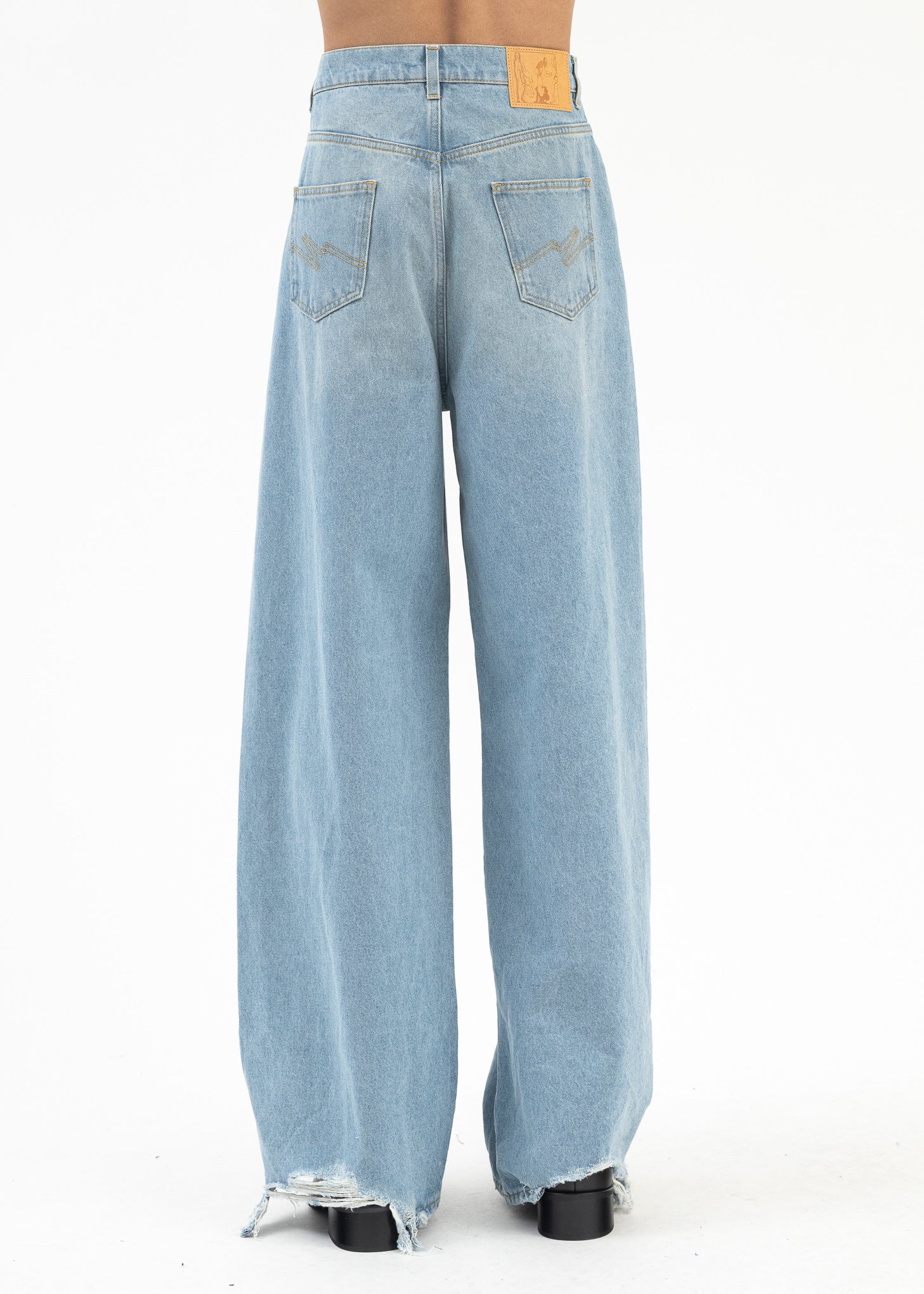 BLEACHED WASH BLUE EXTENDED WIDE LEG JEAN - Image 2