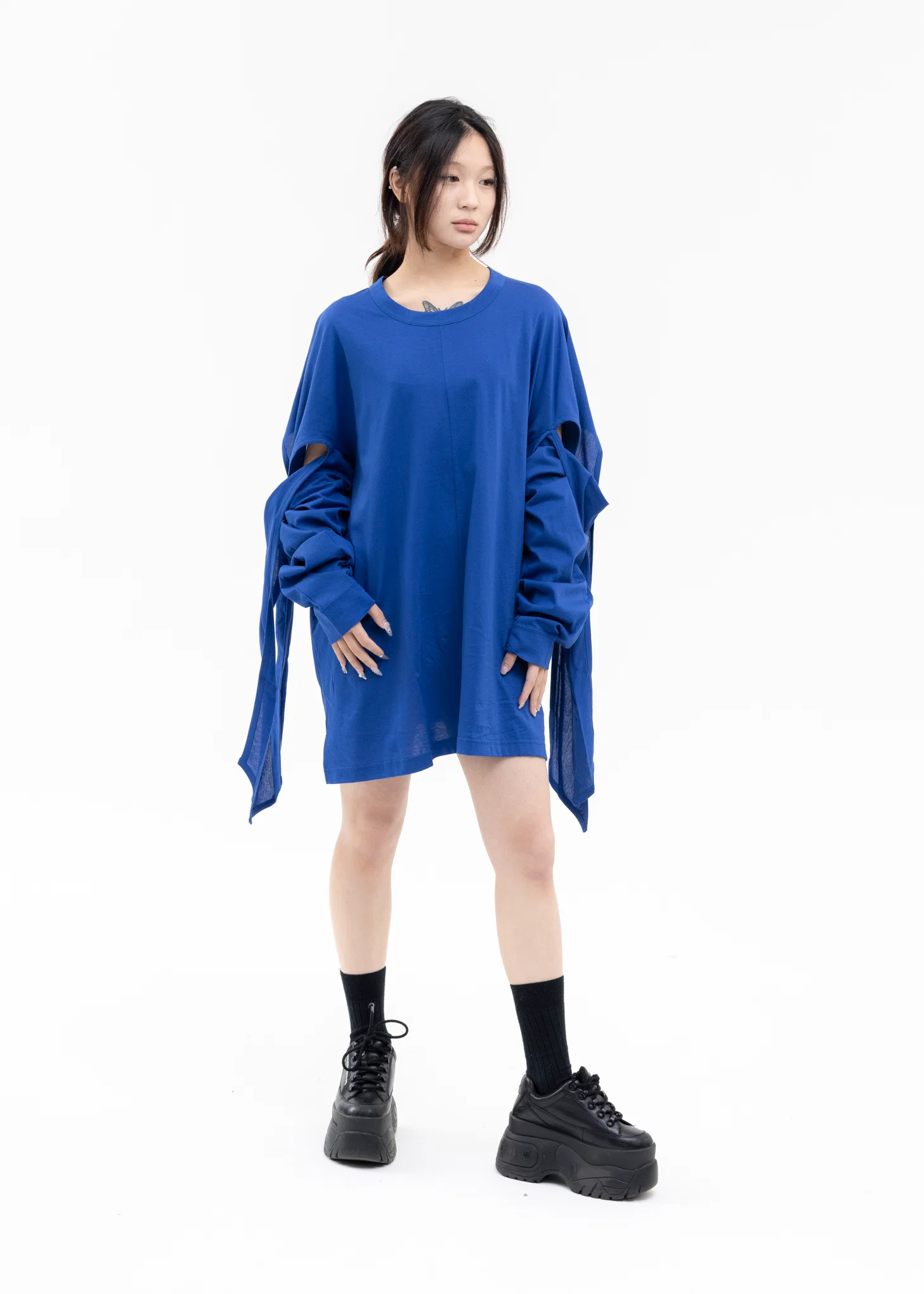 BLUE MUSUBI LONG TEE - Image 6