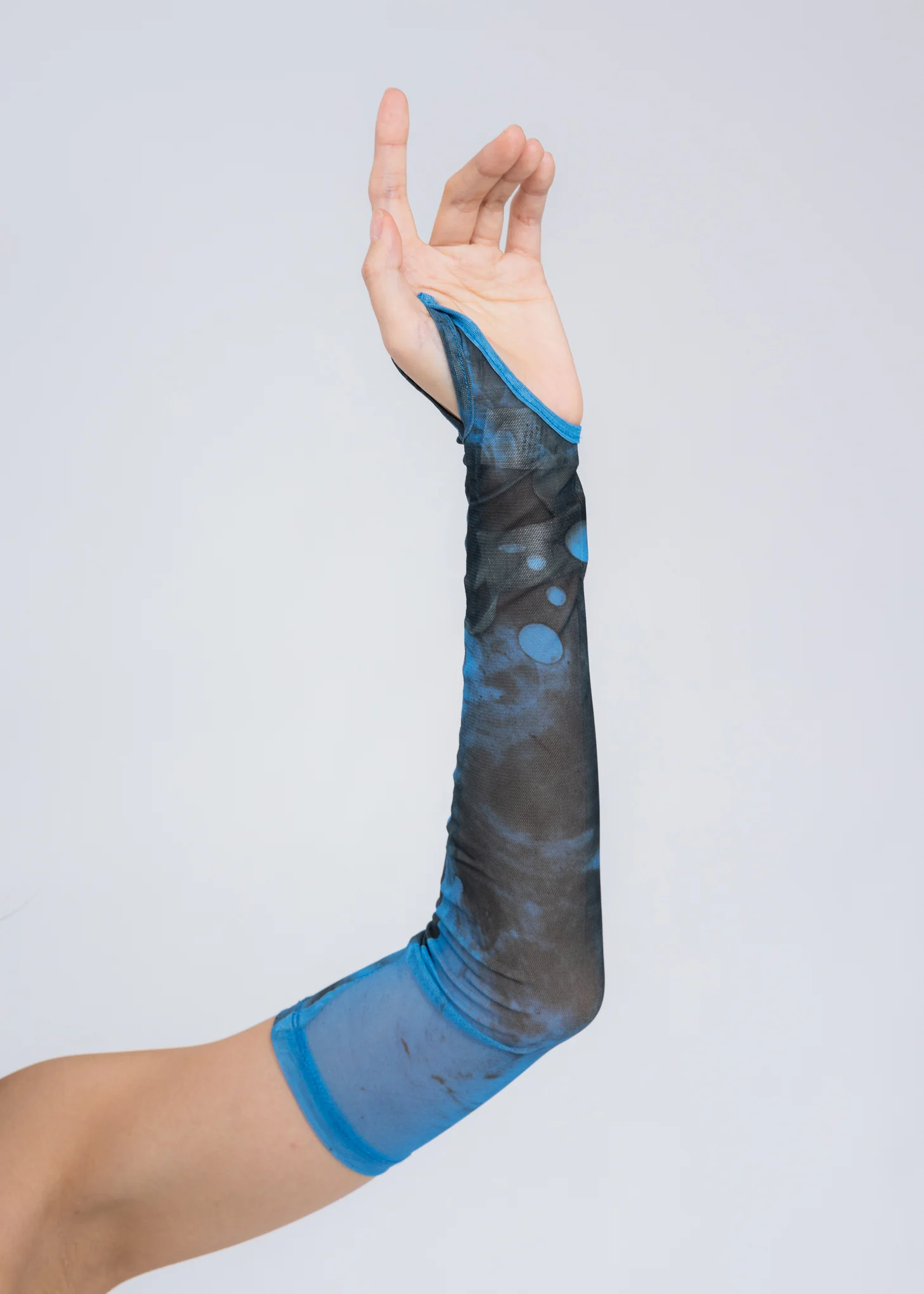 Blue Printed Arm Sleeves - Image 3