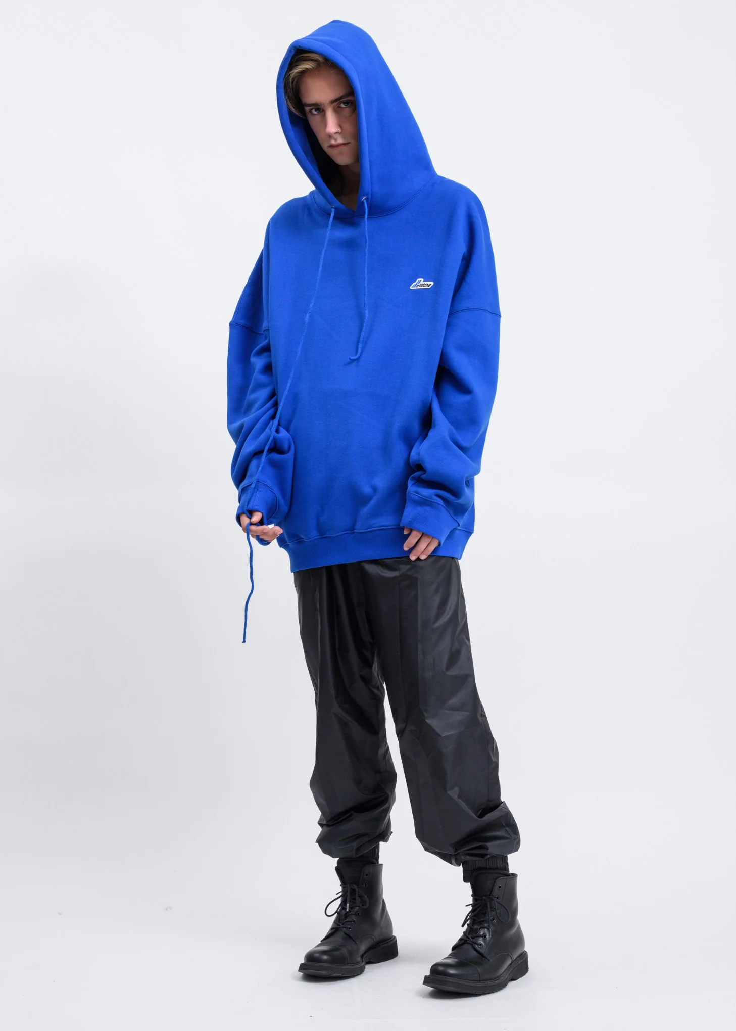 Blue Wapen Logo Hoodie - Image 4