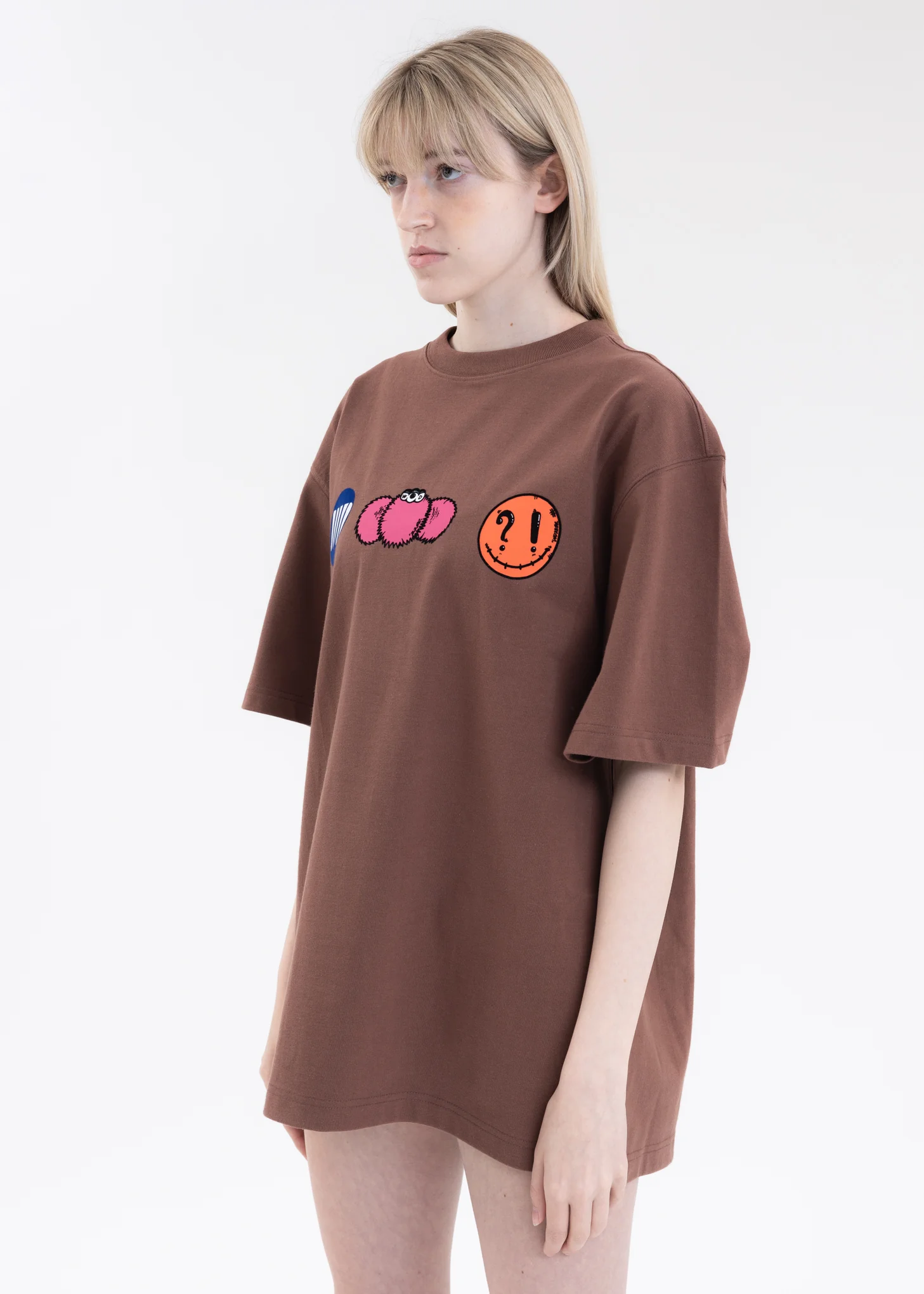 BROWN WE11DONE CHARACTER LOGO T-SHIRT - Image 3