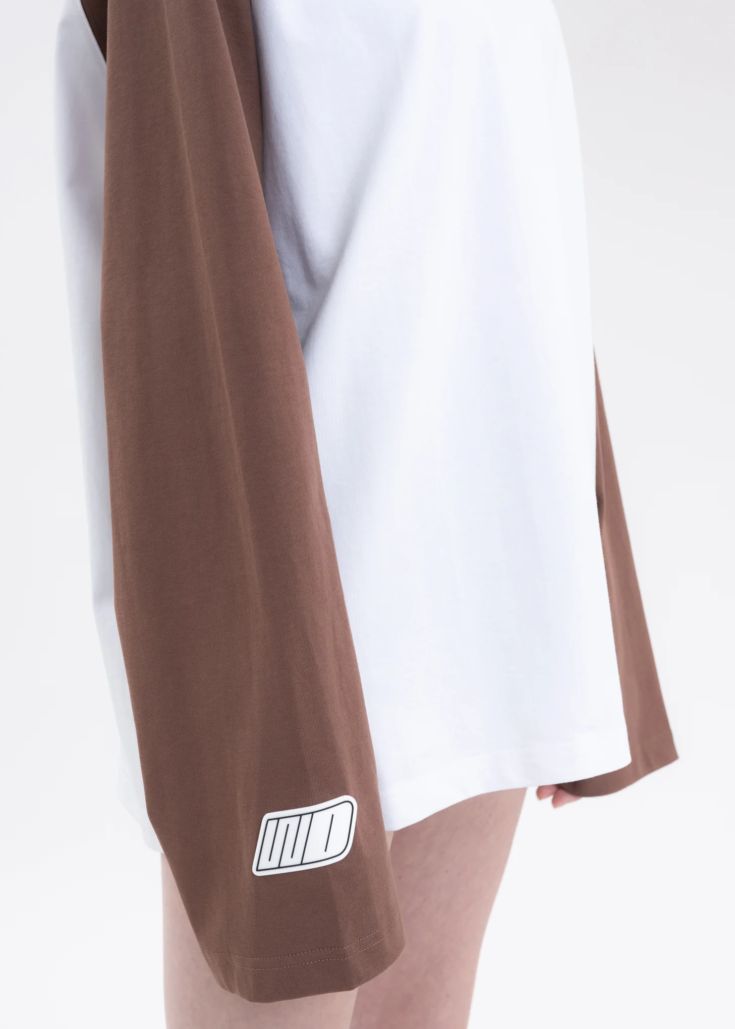BROWN WE11DONE LOGO RAGLAN LONG-SLEEVED T-SHIRT - Image 5
