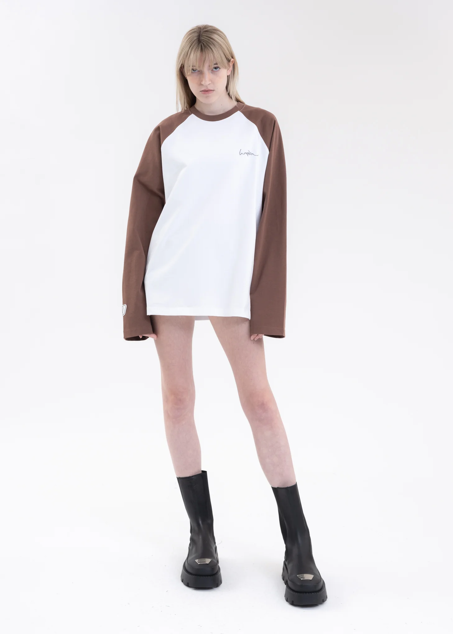 BROWN WE11DONE LOGO RAGLAN LONG-SLEEVED T-SHIRT - Image 6