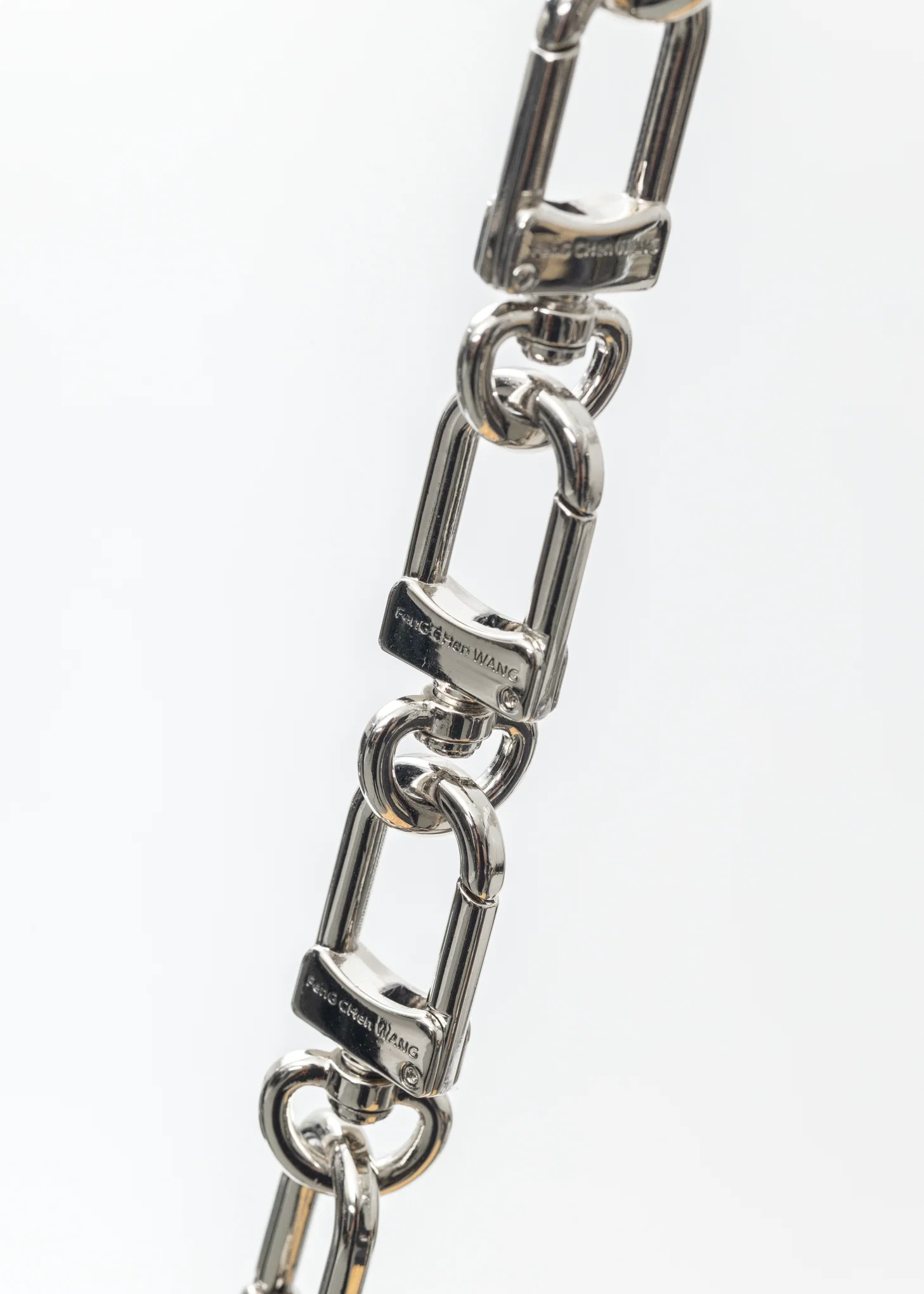 BUCKLE CHAIN HEART SHAPED BAMBOO BAG - Image 6