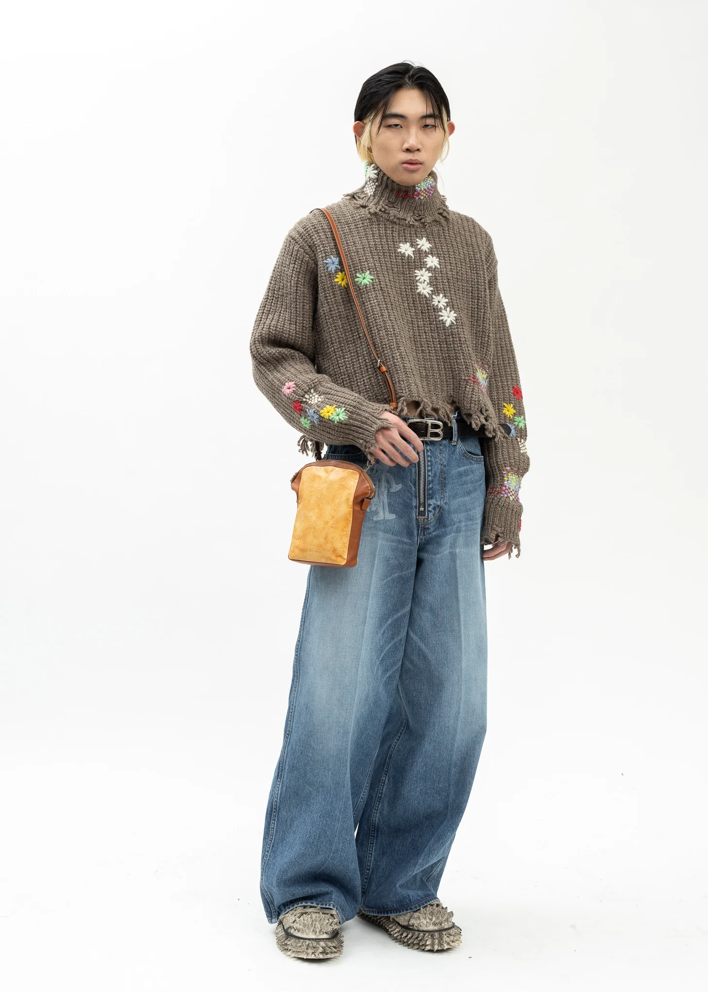 CAMEL DARNING CUT OFF KNIT PULLOVER - Image 6