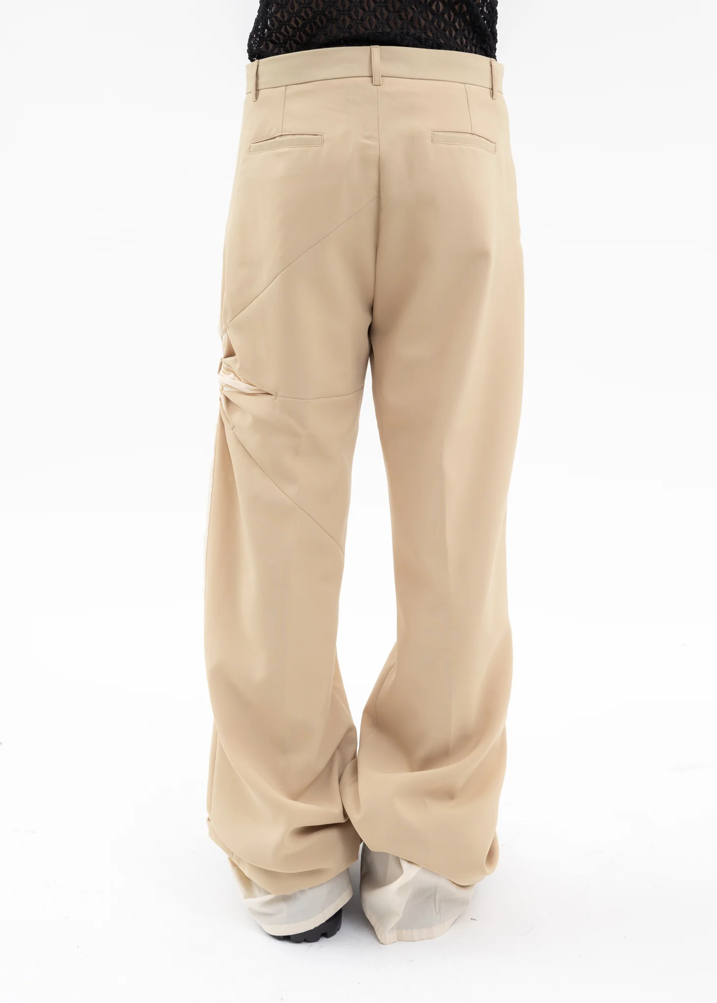 CARAMEL ORIGAMI FLOWER PANTS - Image 3