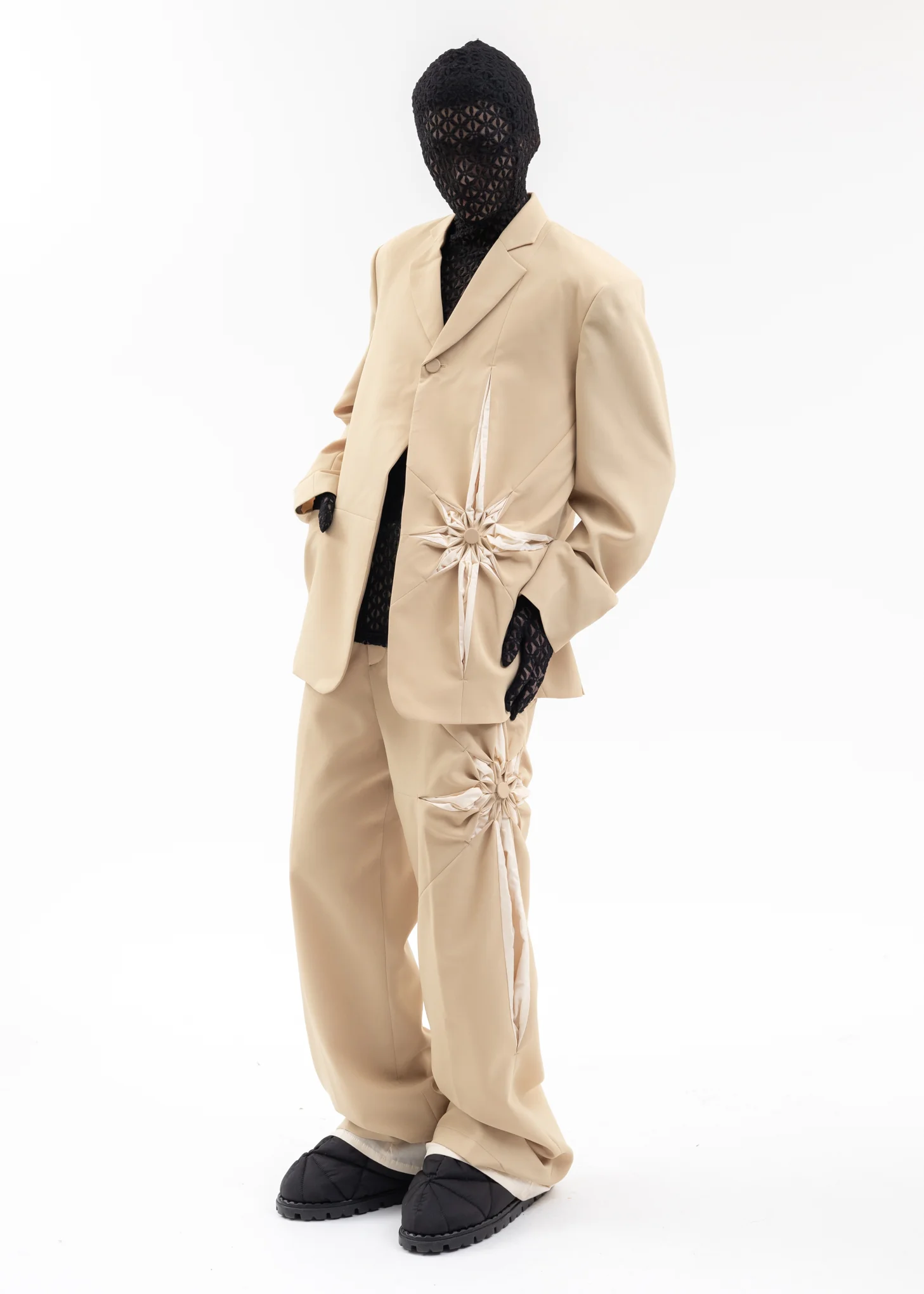 CARAMEL ORIGAMI FLOWER PANTS - Image 5
