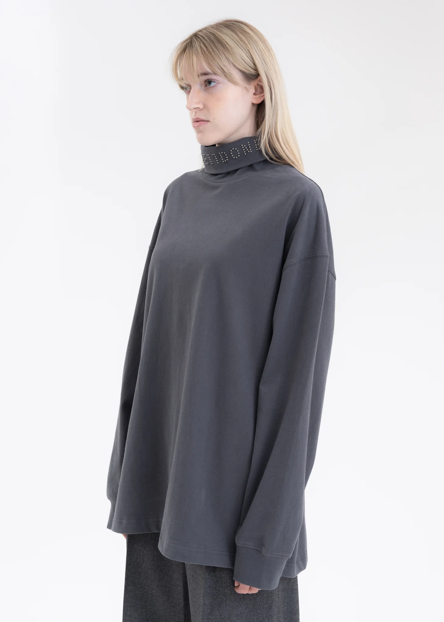 CHARCOAL LOGO ROLL NECK LONG-SLEEVED T-SHIRT - Image 3