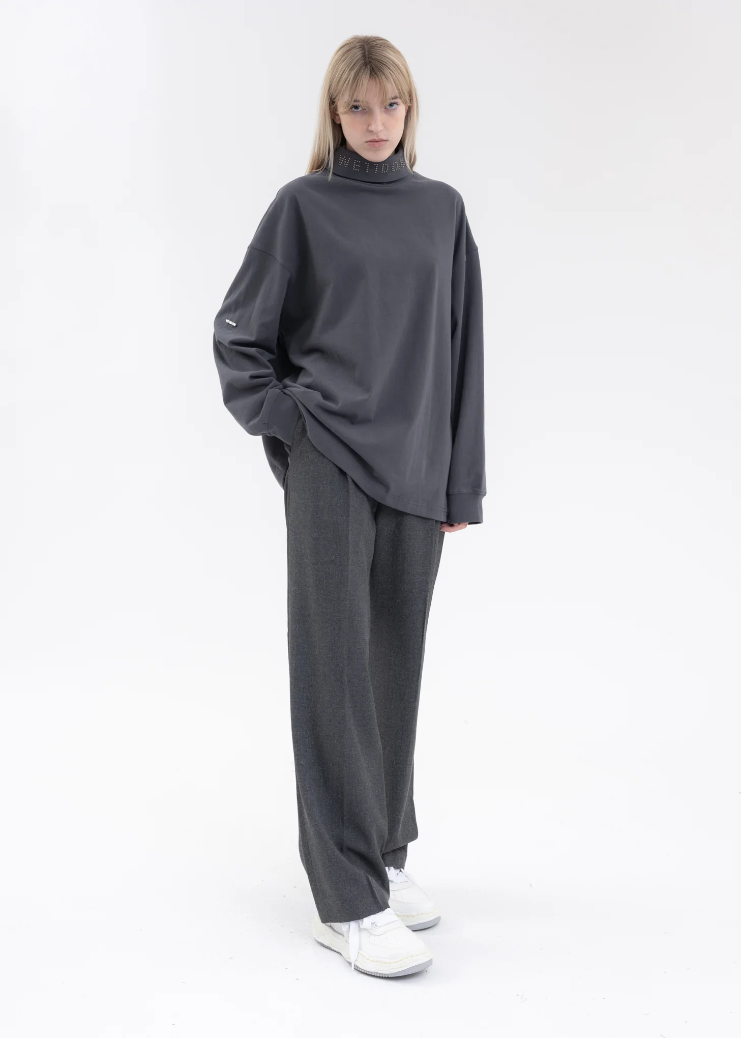CHARCOAL LOGO ROLL NECK LONG-SLEEVED T-SHIRT - Image 6