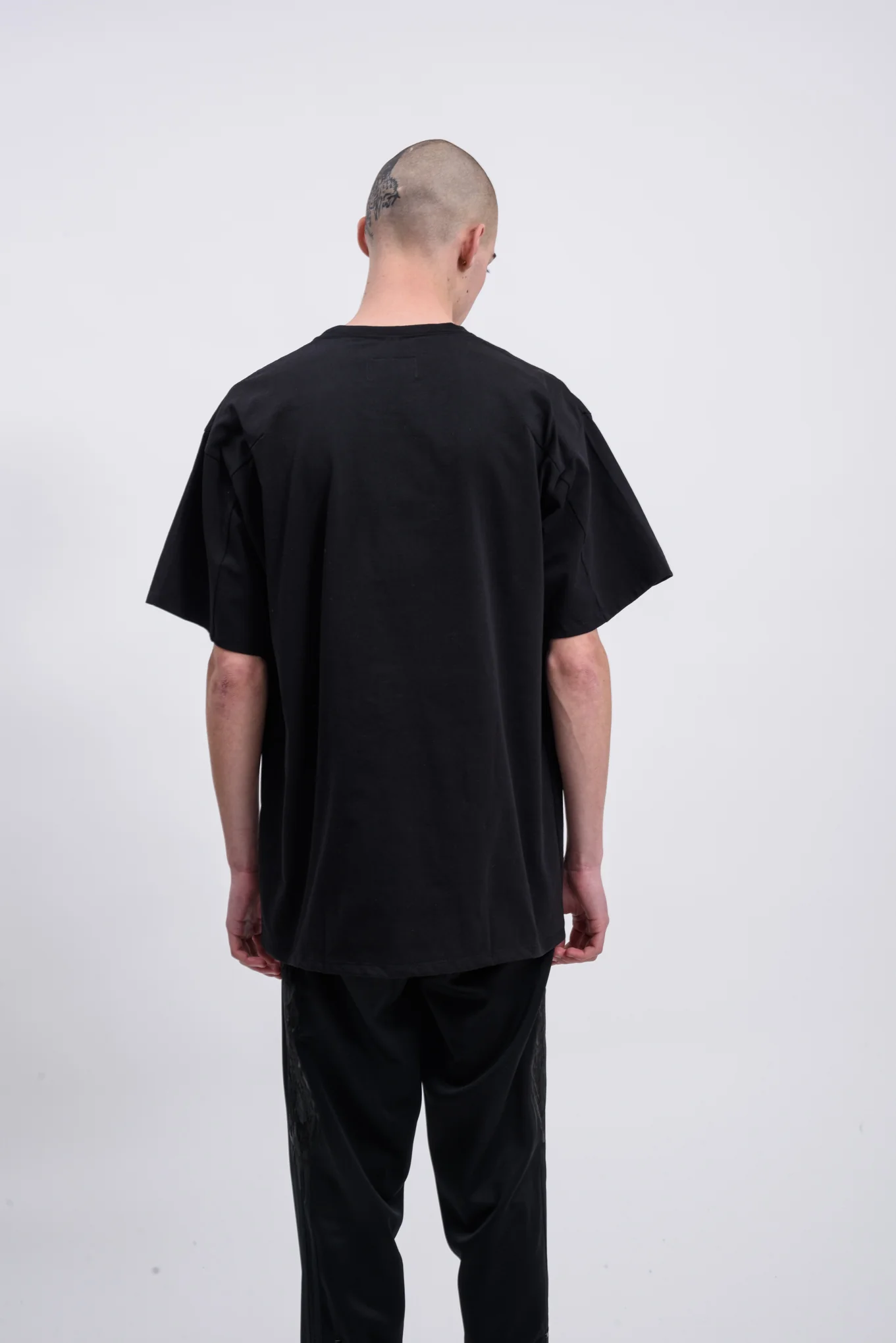 Black "Key Person" Embroidery T-Shirt - Image 3