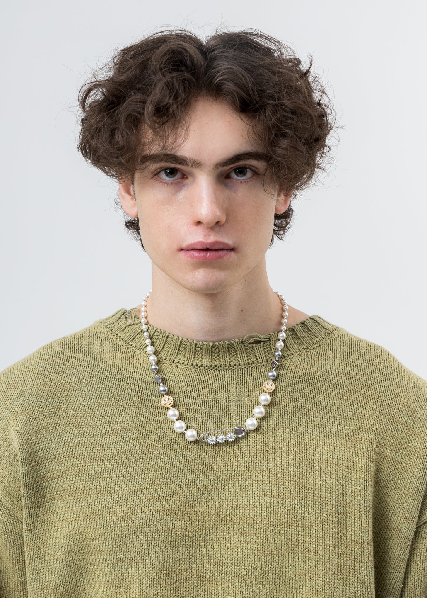 Crystal Daisy Pin Smile Face Pearl Necklace - Image 2