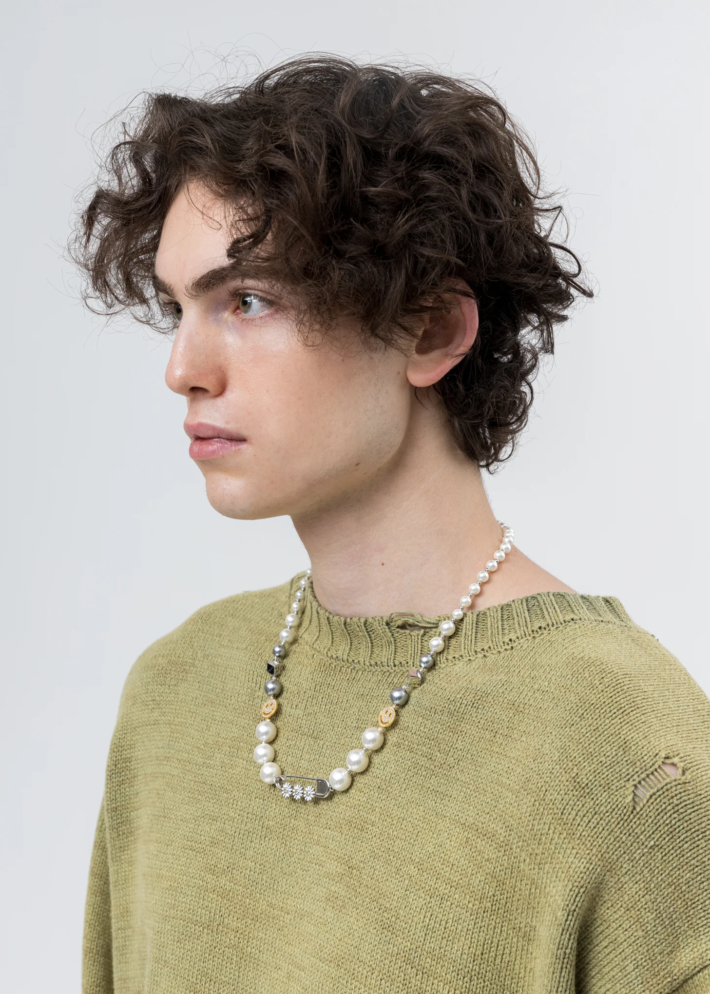 Crystal Daisy Pin Smile Face Pearl Necklace - Image 4