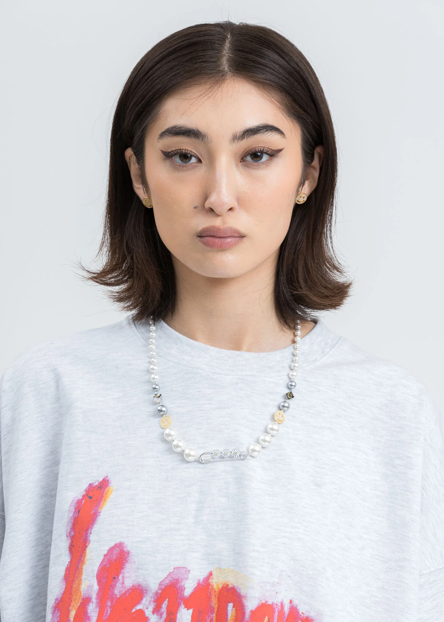 Crystal Daisy Pin Smile Face Pearl Necklace - Image 2