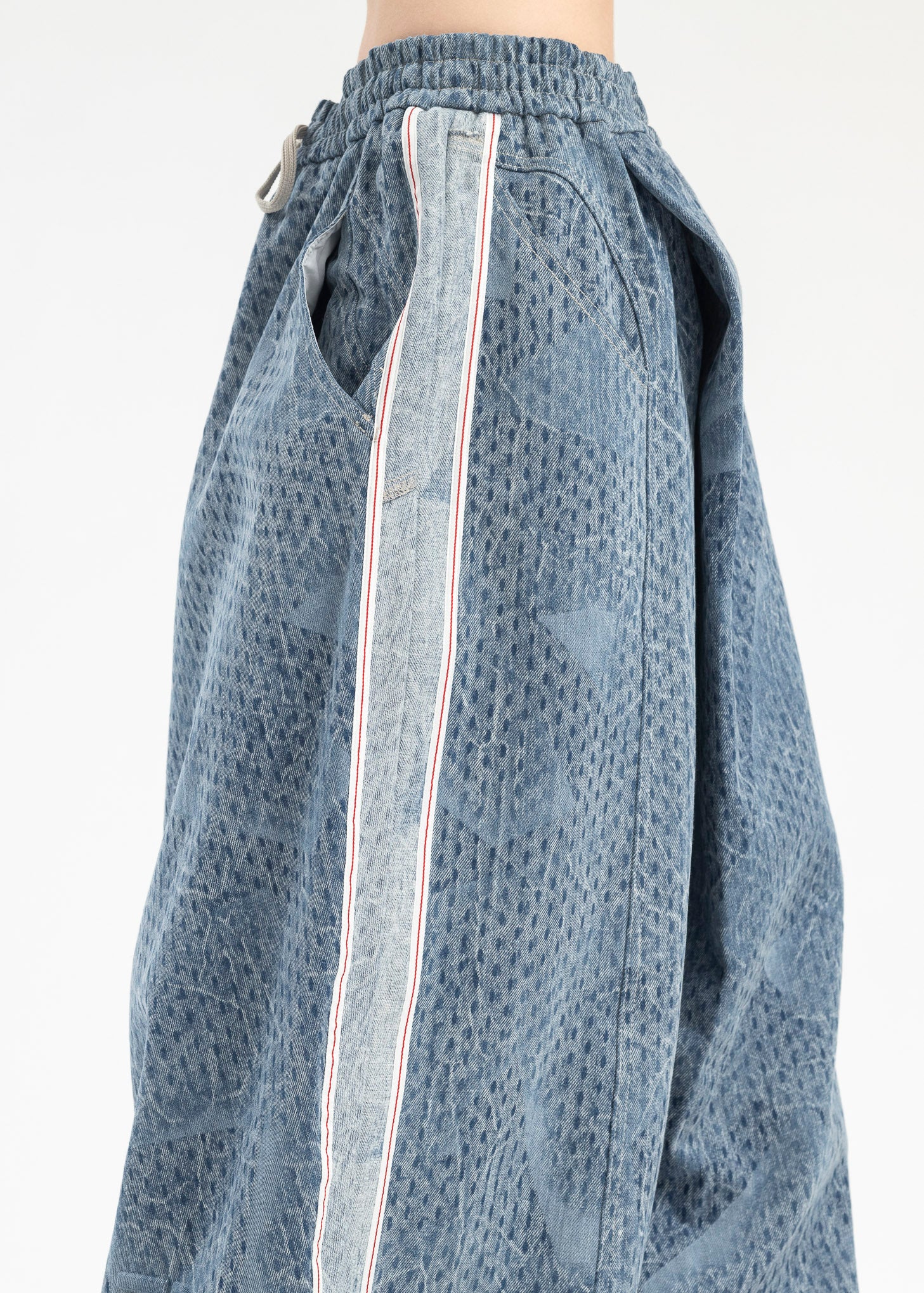 CYBER BLUE LAMAR PATTERN WASHED JEANS - Image 4