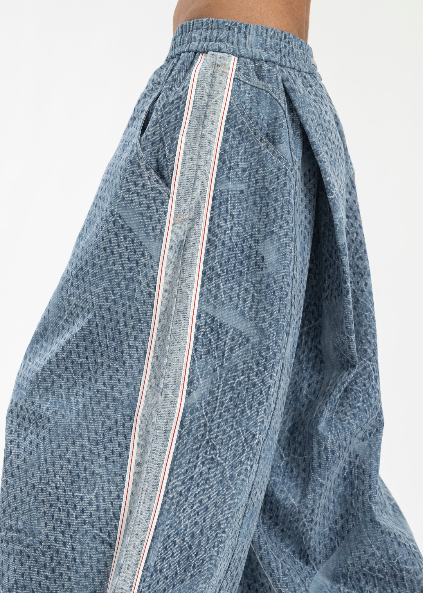 CYBER BLUE LAMAR PATTERN WASHED JEANS - Image 4