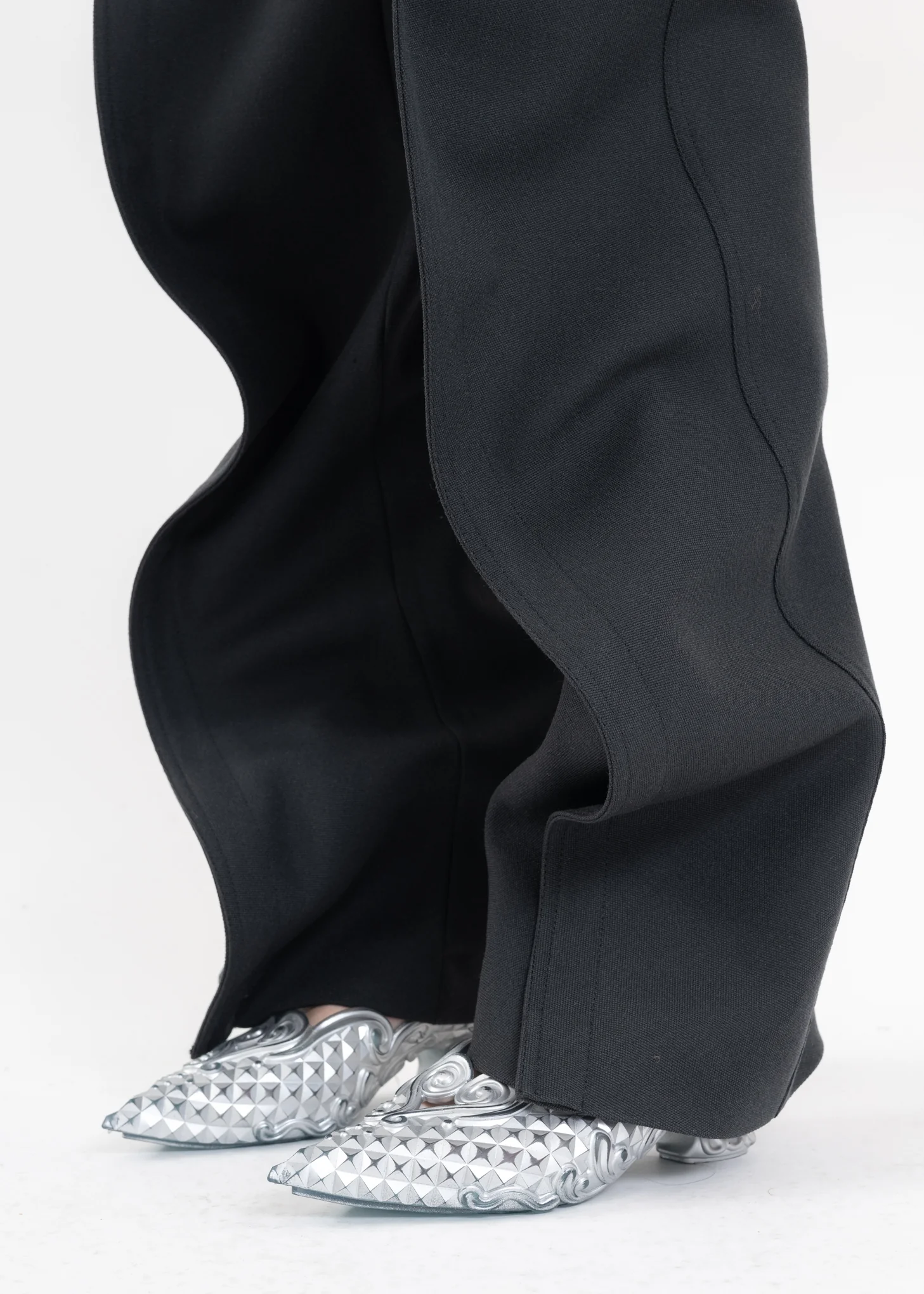 DARK GREY BANANA PANTS - Image 3
