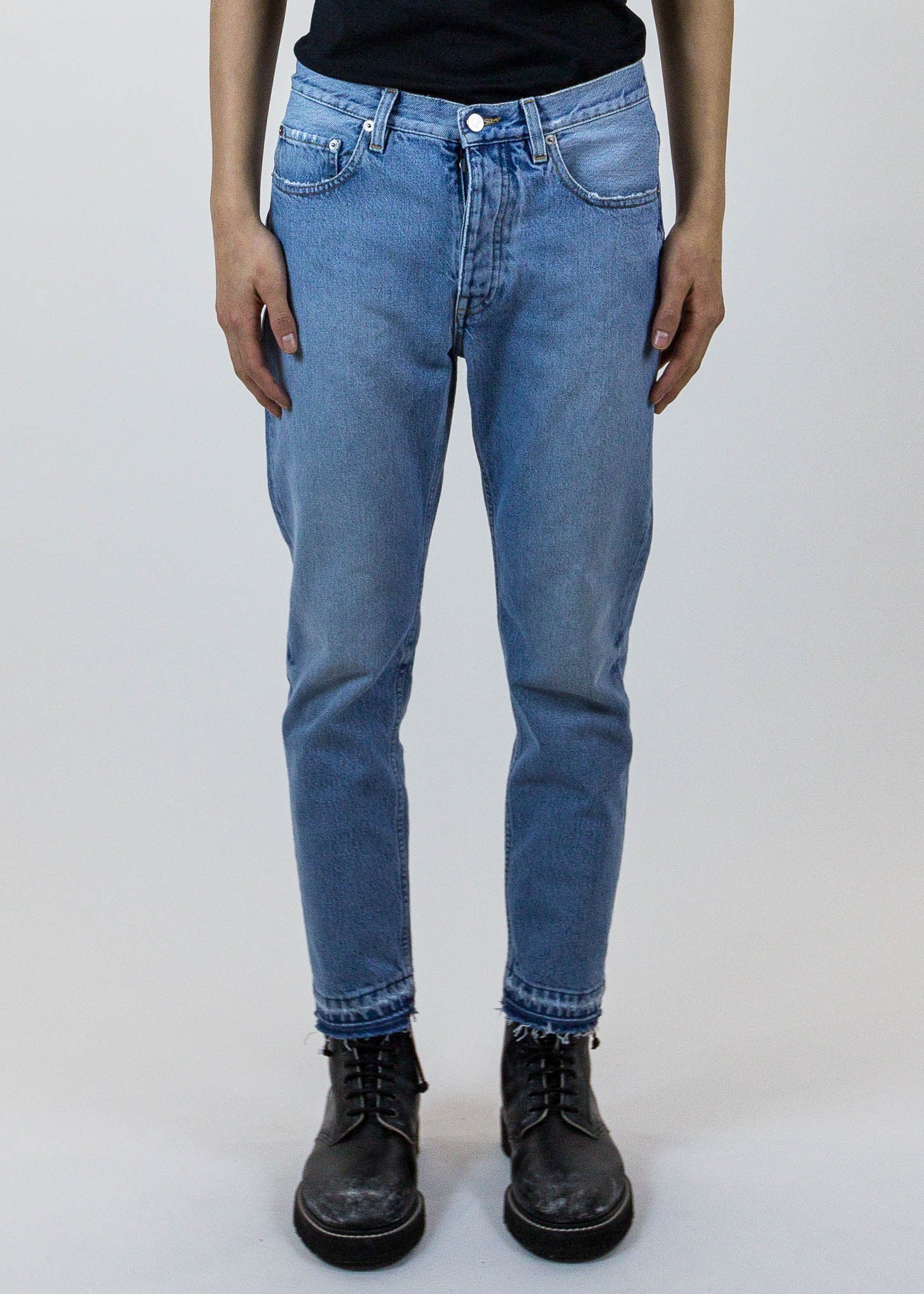 Dorian Cropped Frayed Hem Jeans