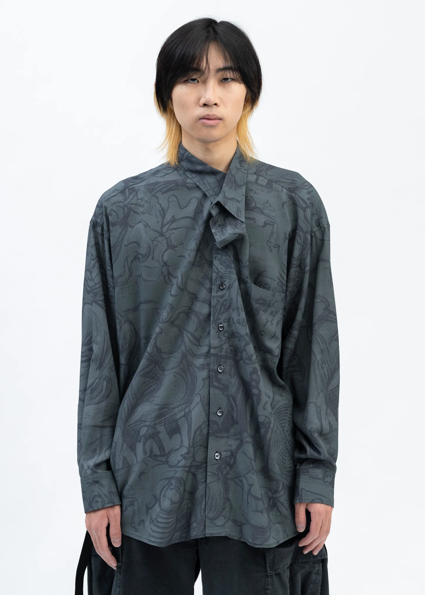 DREAMY BLACK ALDA'S TWISTED SHIRT