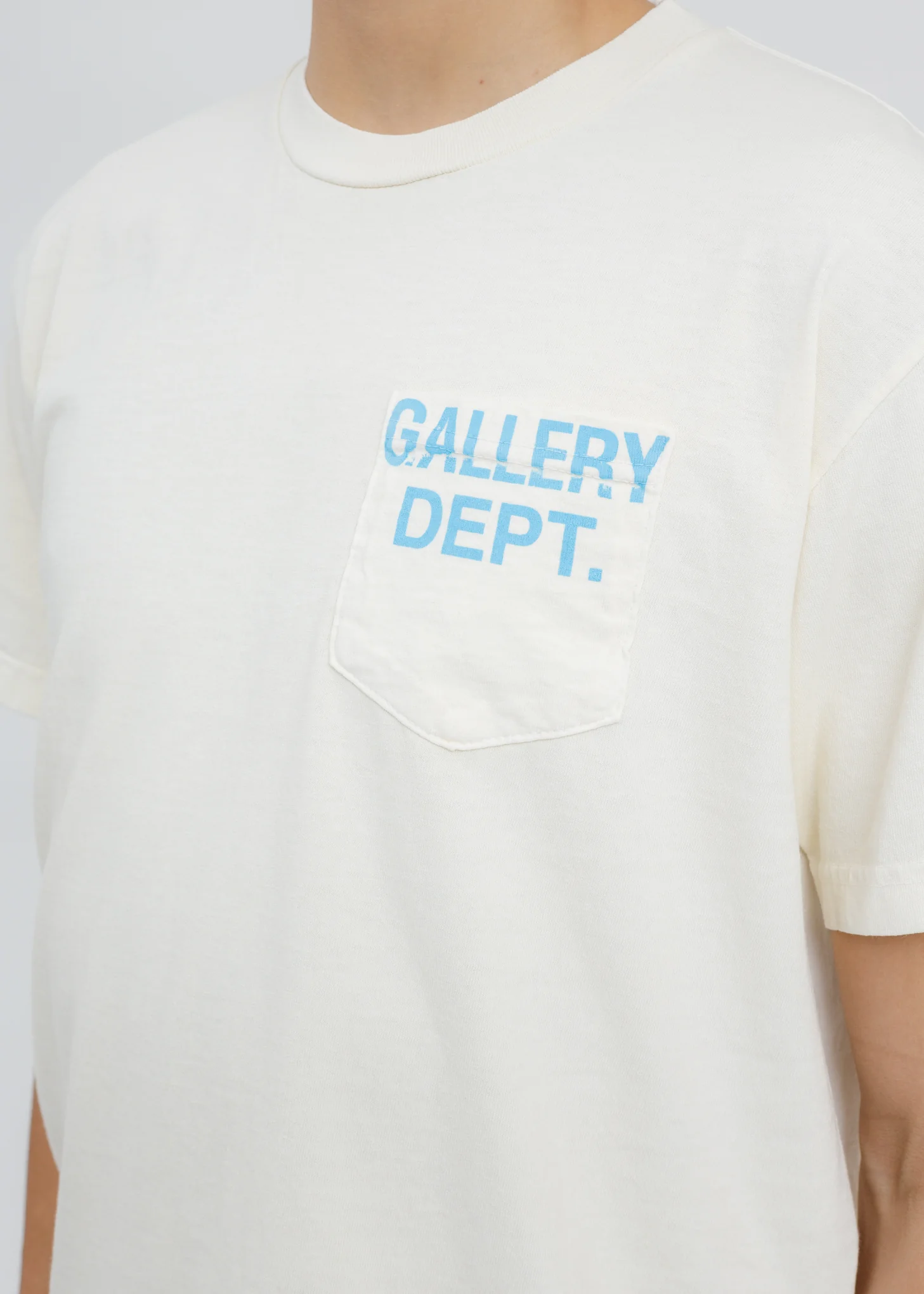 Faded Yellow W Turquoise Gallery Dept Logo Vintage Souvenir Pocket Tee - Image 2