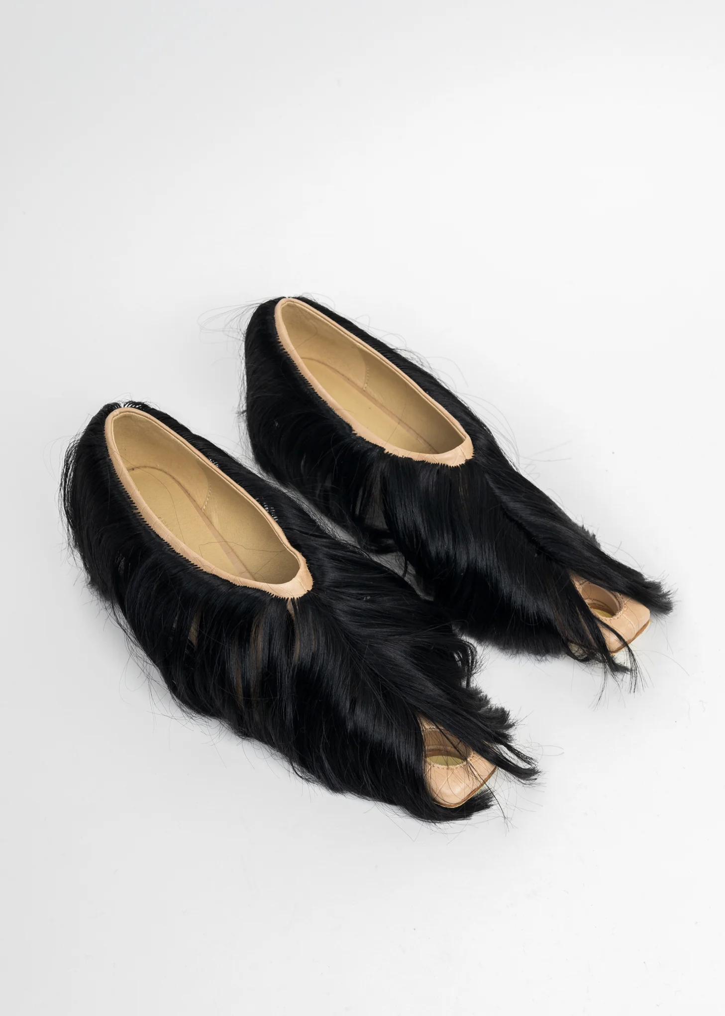 FICELLE WITH ONYX HAIR CUT-OUT HAIRY PUMP HEELS
