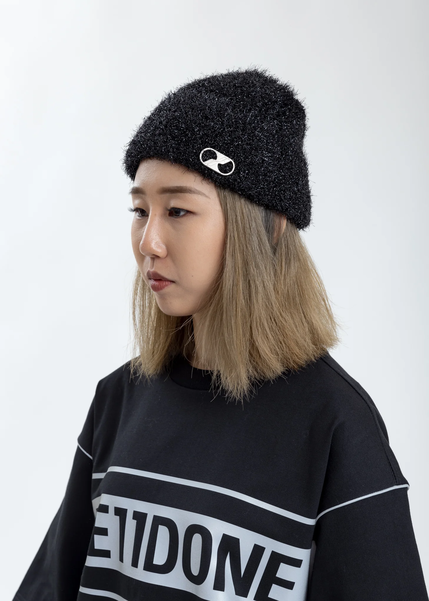 Glitter Black Embroidered Metal Logo Short Beanie - Image 3