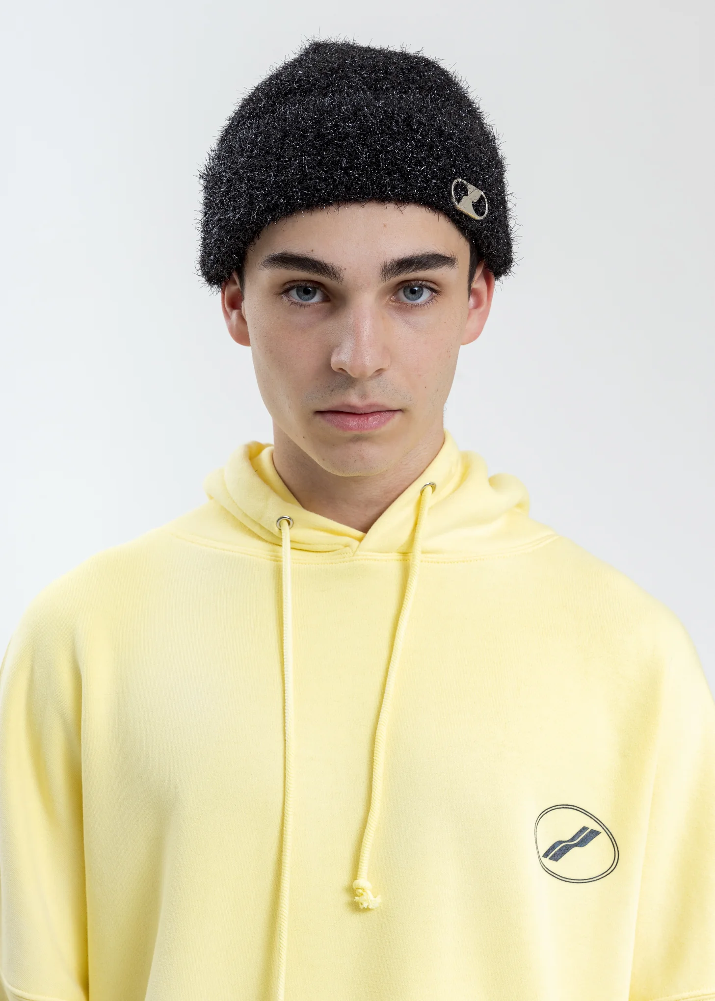Glitter Black Embroidered Metal Logo Short Beanie - Image 3