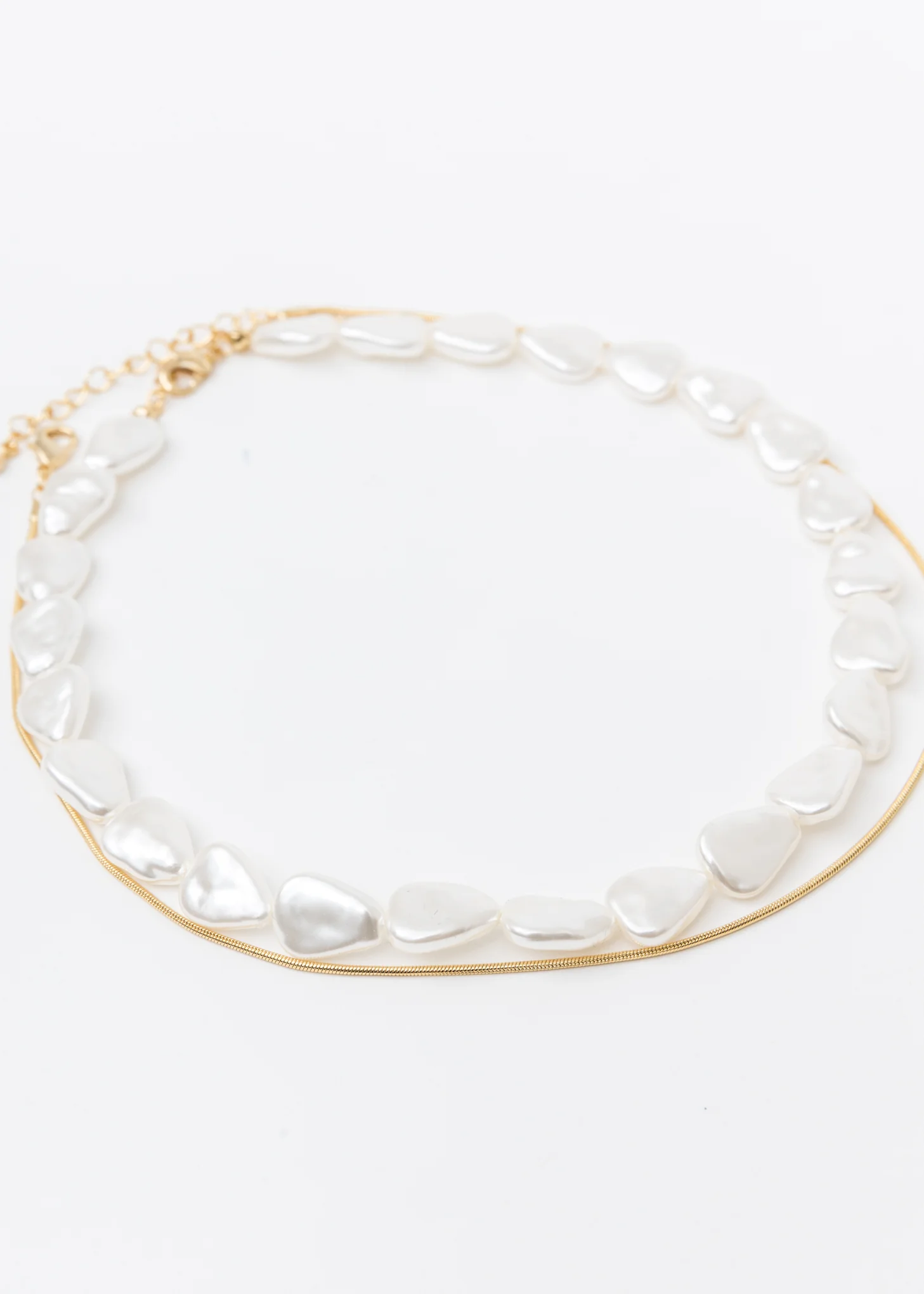 Gold Chains And Pearl Necklaces Set - Image 4