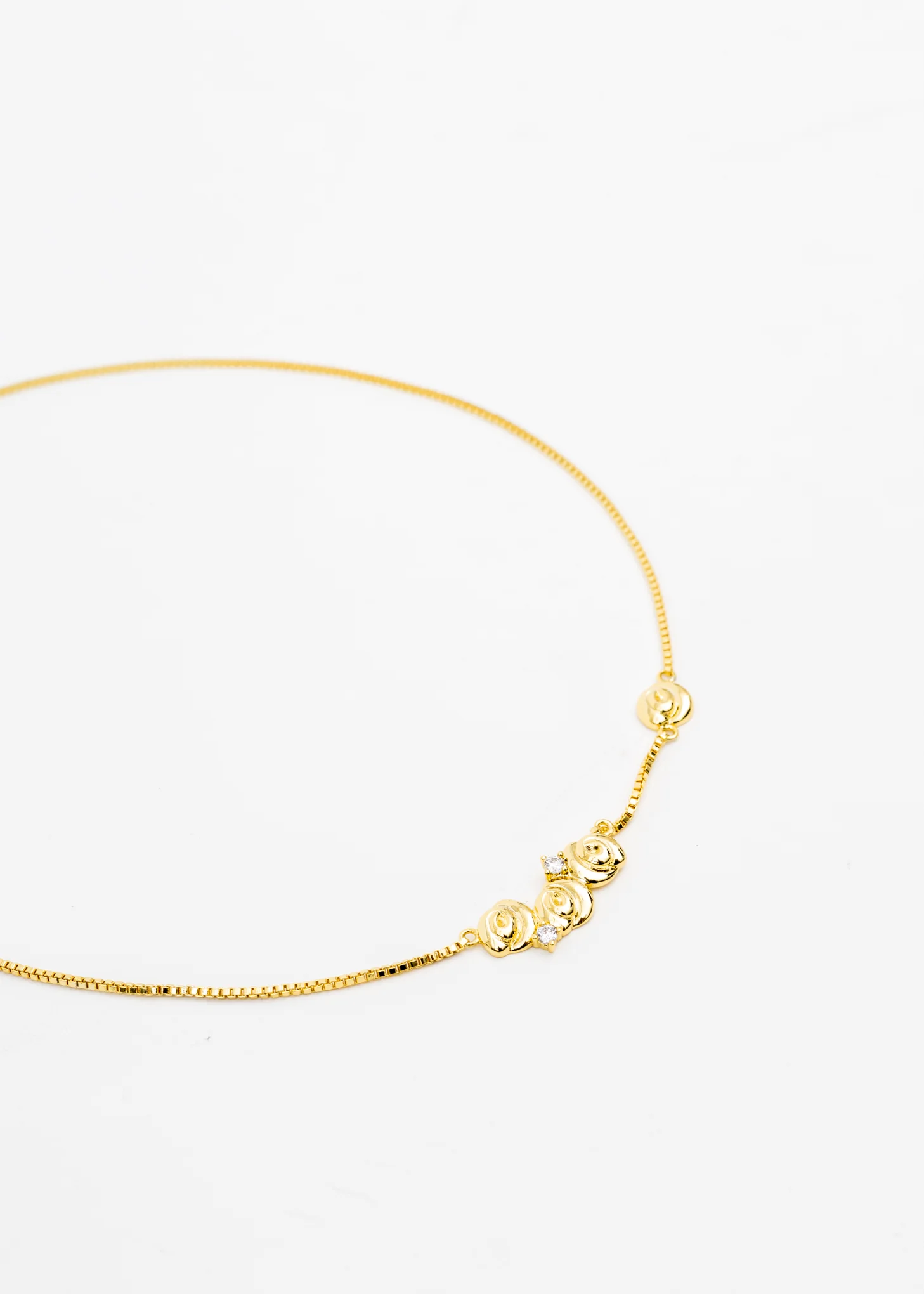 Gold Roses Necklace - Image 4