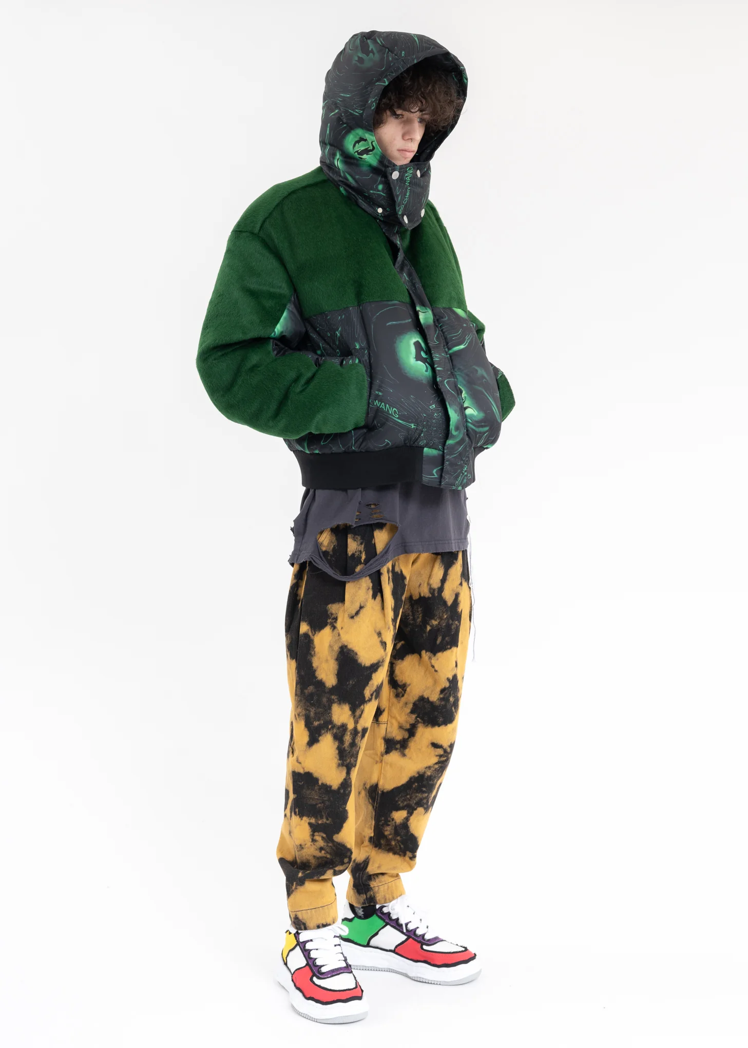 Green LACQUERWARE PRINT HOODED PUFFER JACKET - Image 6