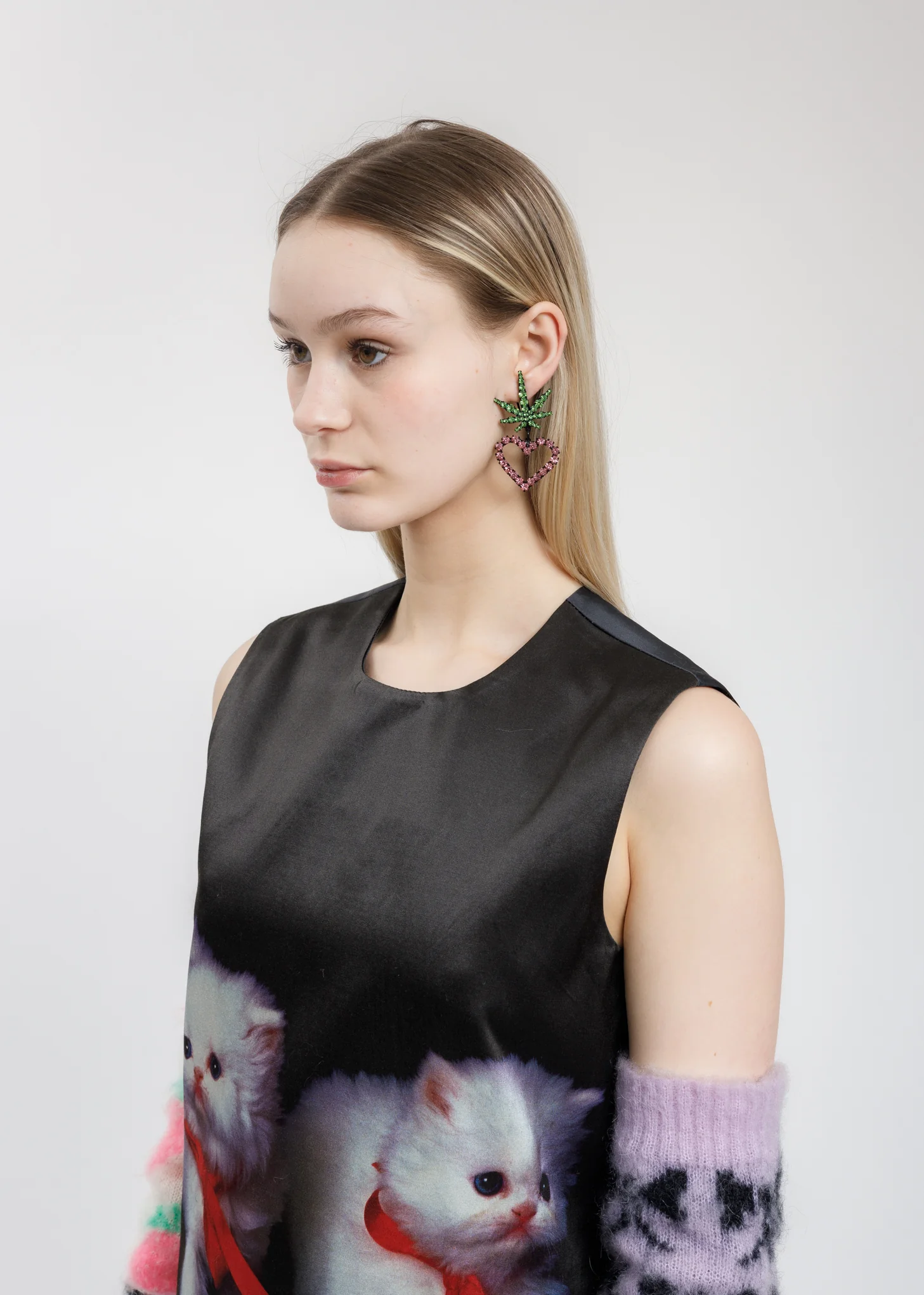 Green Leaf And Pink Heart Earring - Image 2