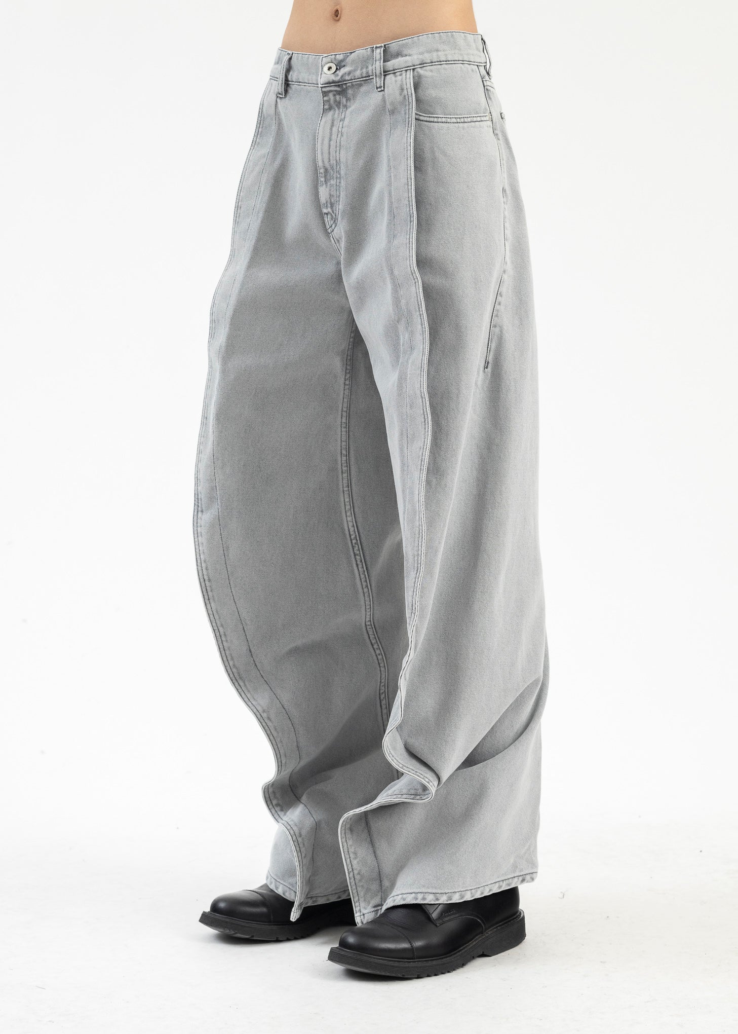 GREY BANANA JEANS - Image 2