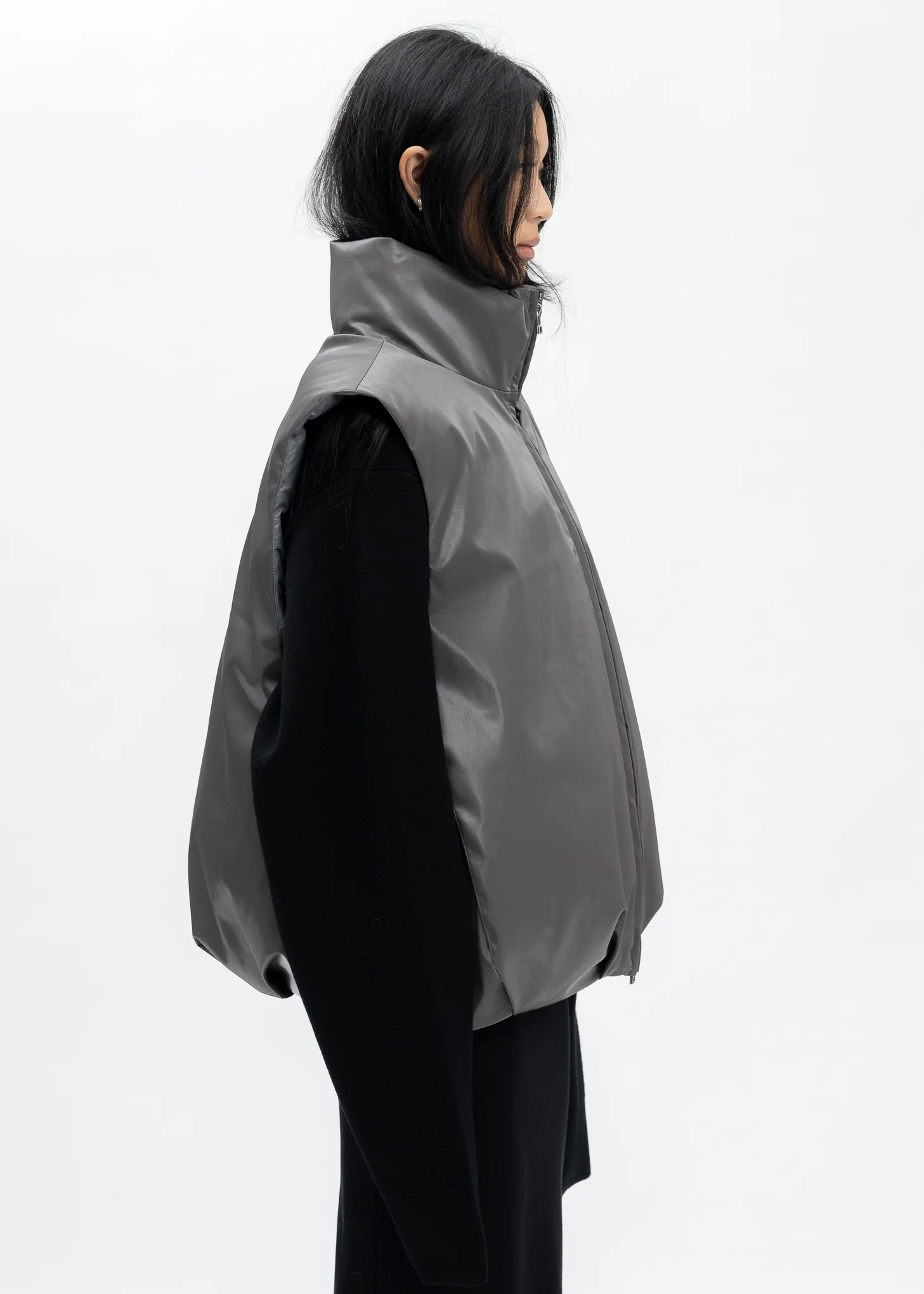 GREY FOAMED VEST - Image 2