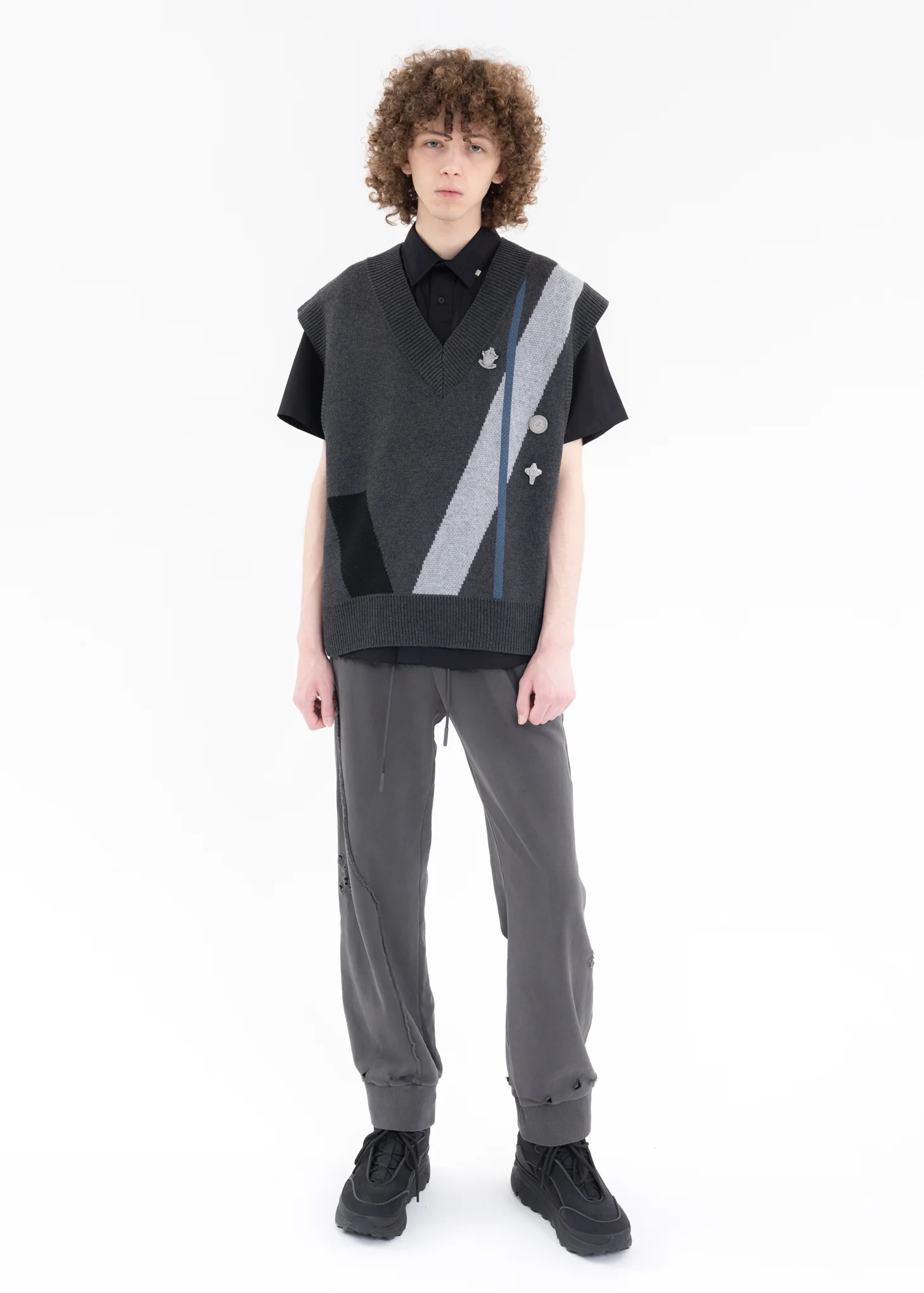 Grey Geometry Knit Vest - Image 5