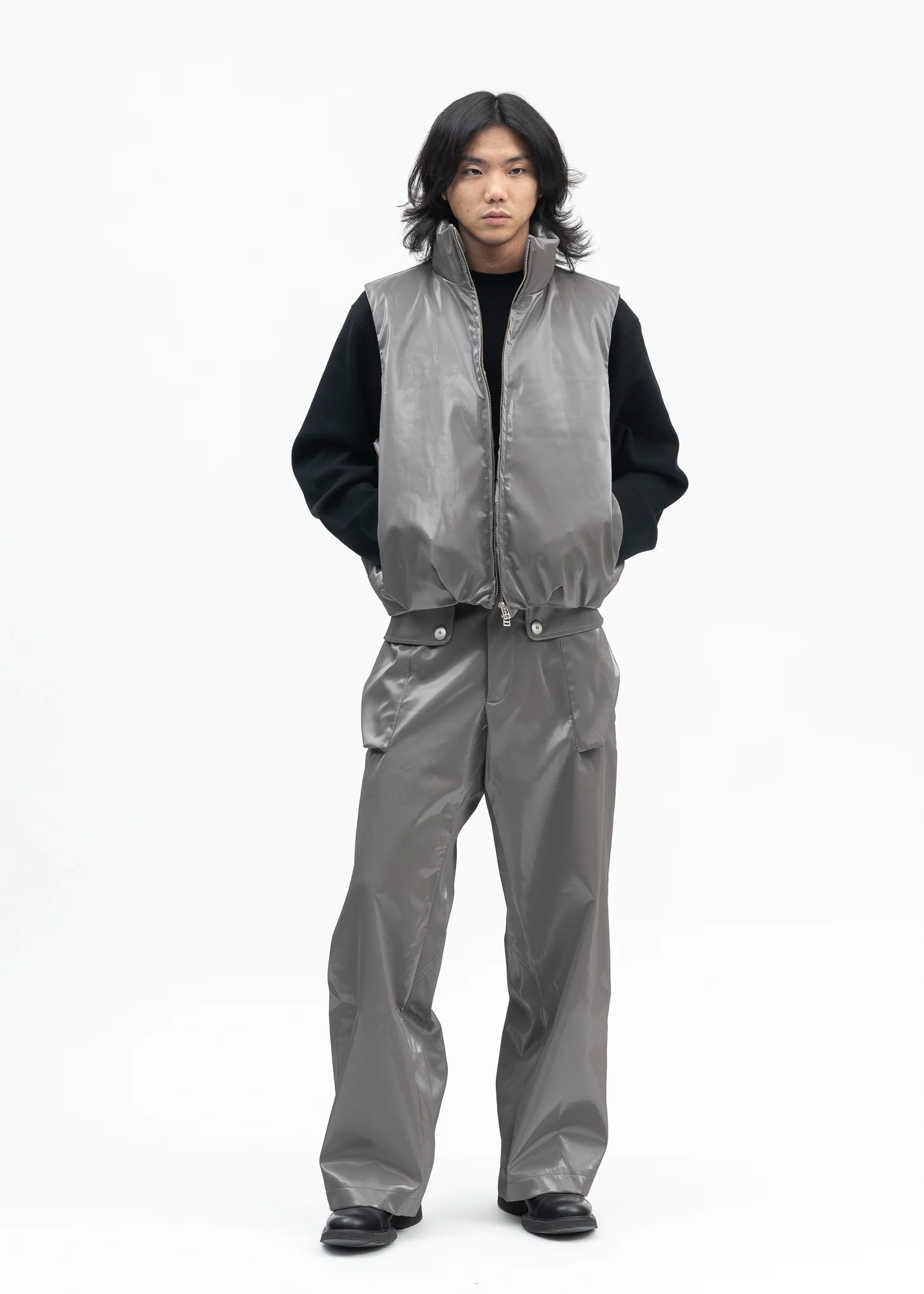 GREY GLOSSY ENAMEL FLAP TROUSERS - Image 6