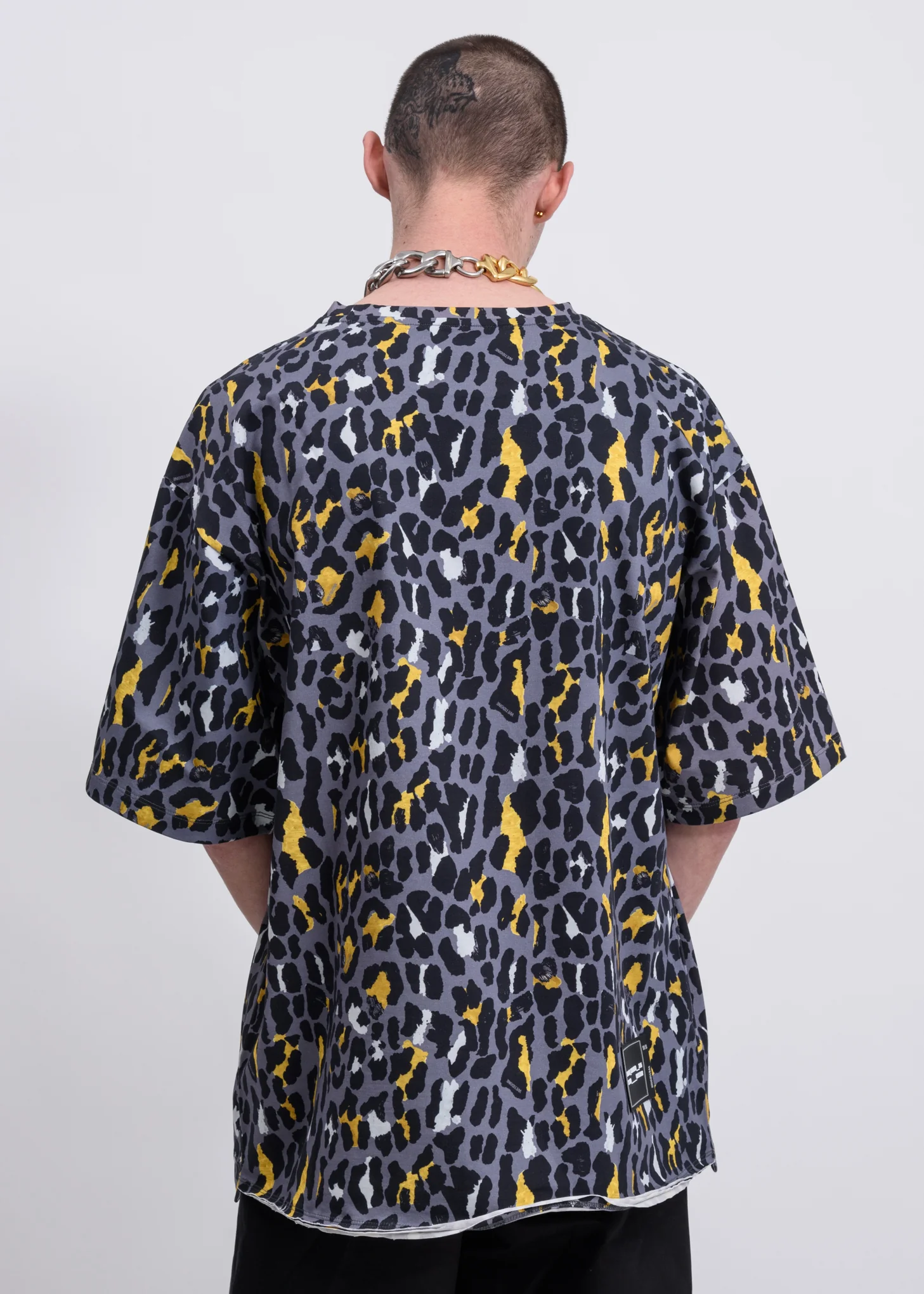 Grey Leopard T-Shirt - Image 3
