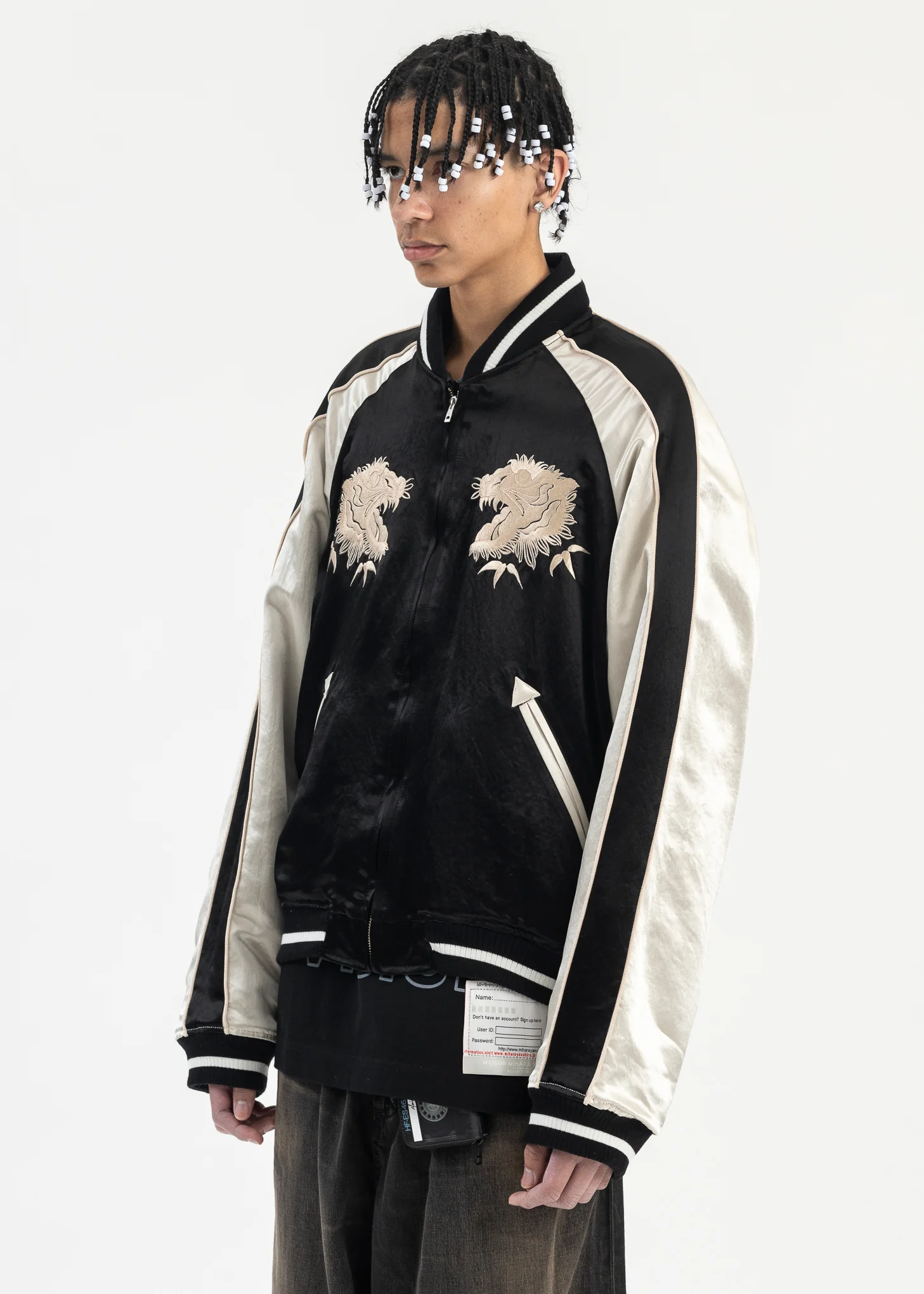GREY REVERSIBLE SOUVENIR JACKET - Image 10