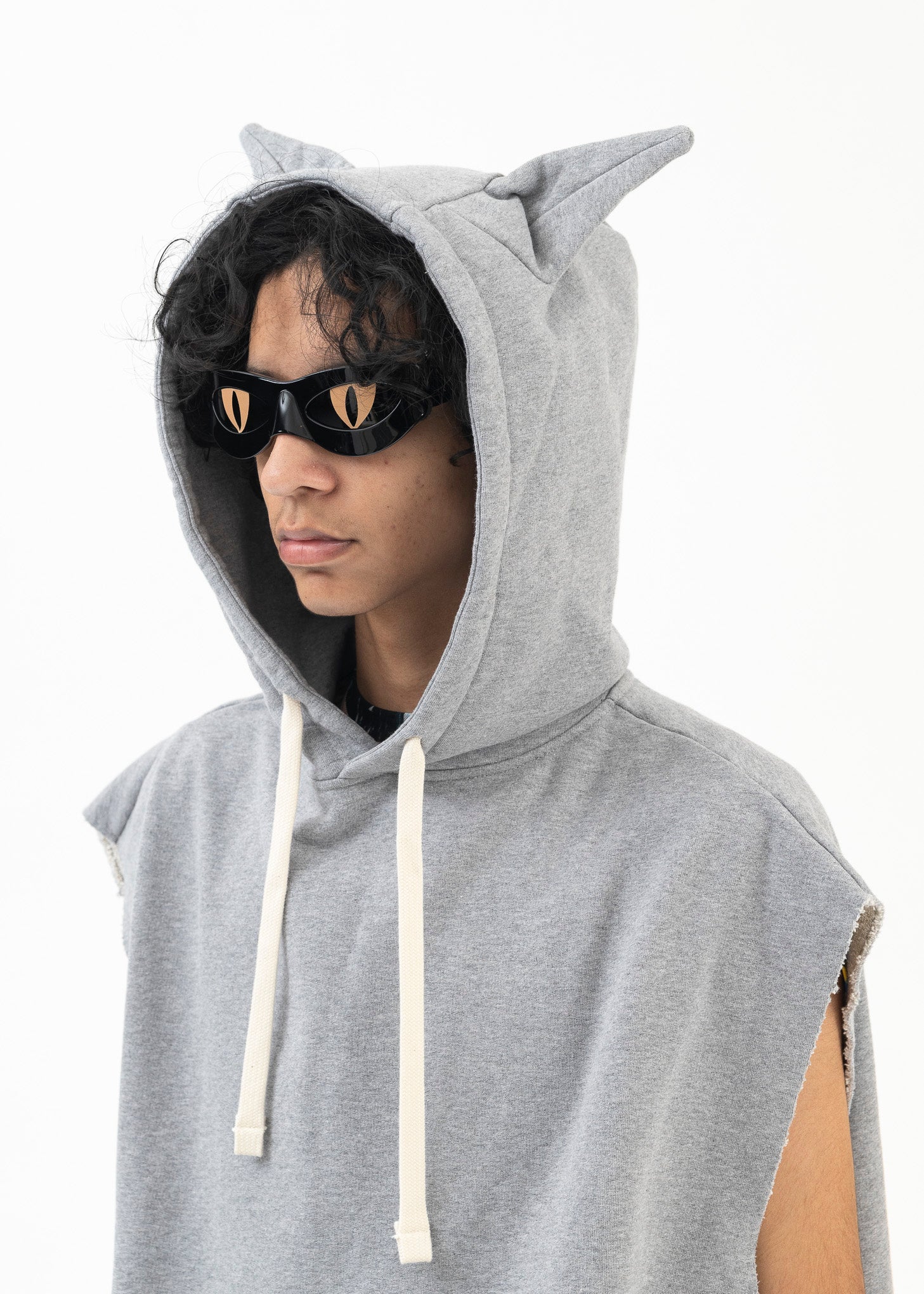 GREY SLEEVELESS LABEL EARS HOODY - Image 2