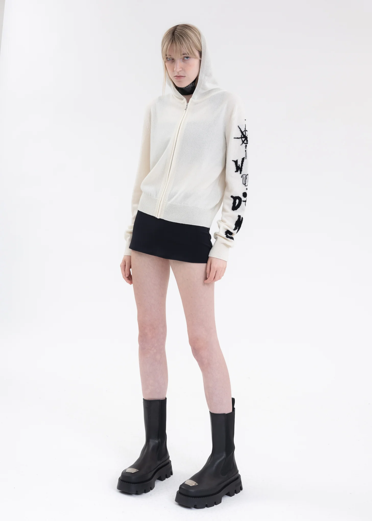 IVORY HEART GRAPHIC FITTED CASHMERE CARDIGAN - Image 6