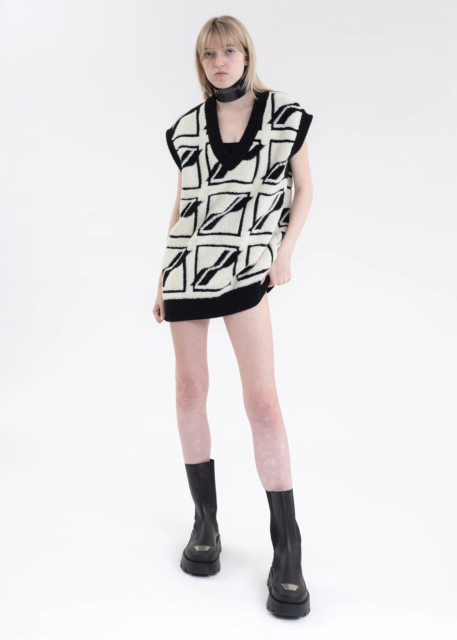 IVORY LOGO ALL OVER OVERSIZED VEST - Image 5