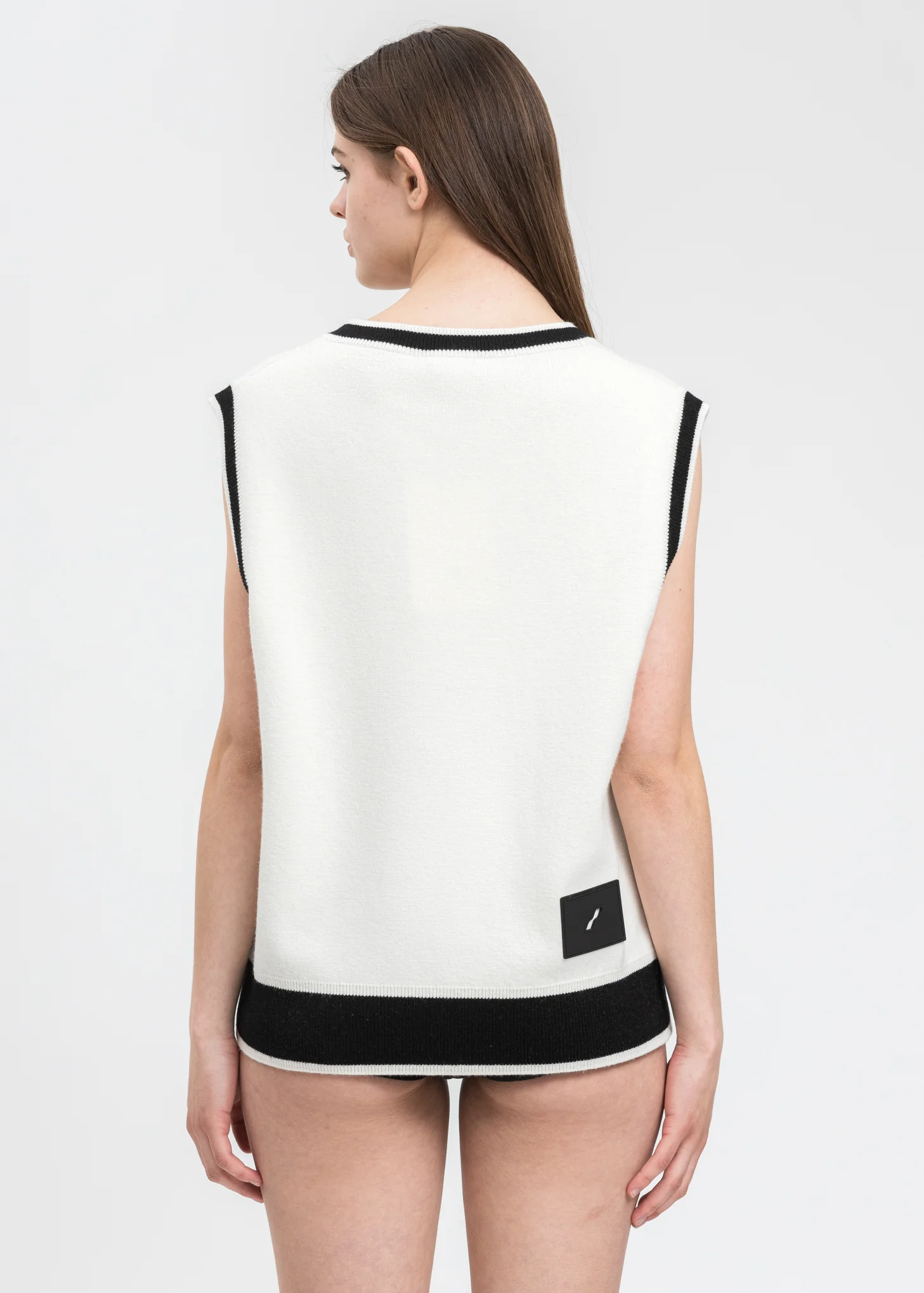 Ivory Logo Patched Square Neck Vest - Image 4