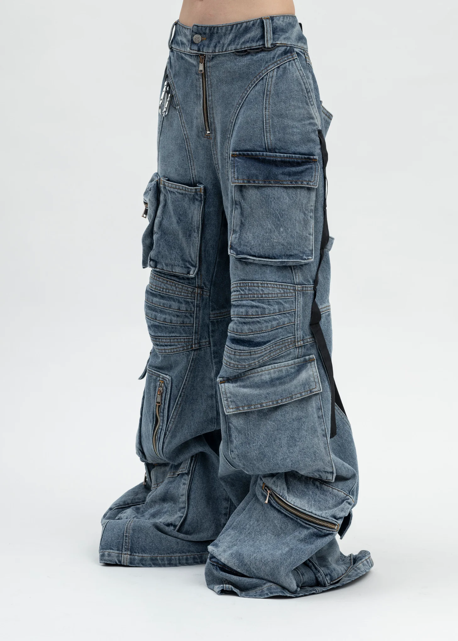 LIGHT WASH BLUE CAMPING CARGO JEANS