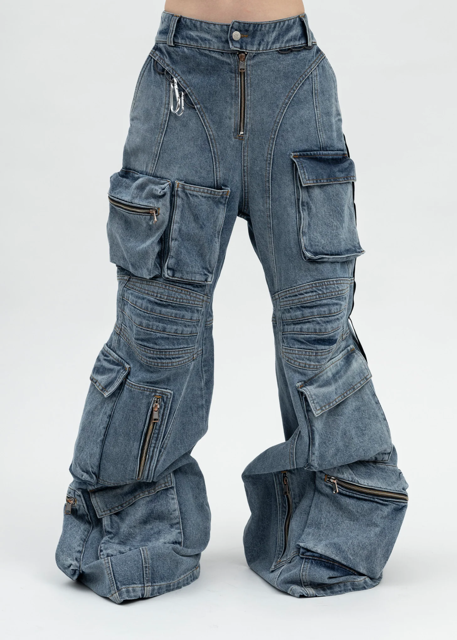 LIGHT WASH BLUE CAMPING CARGO JEANS - Image 3