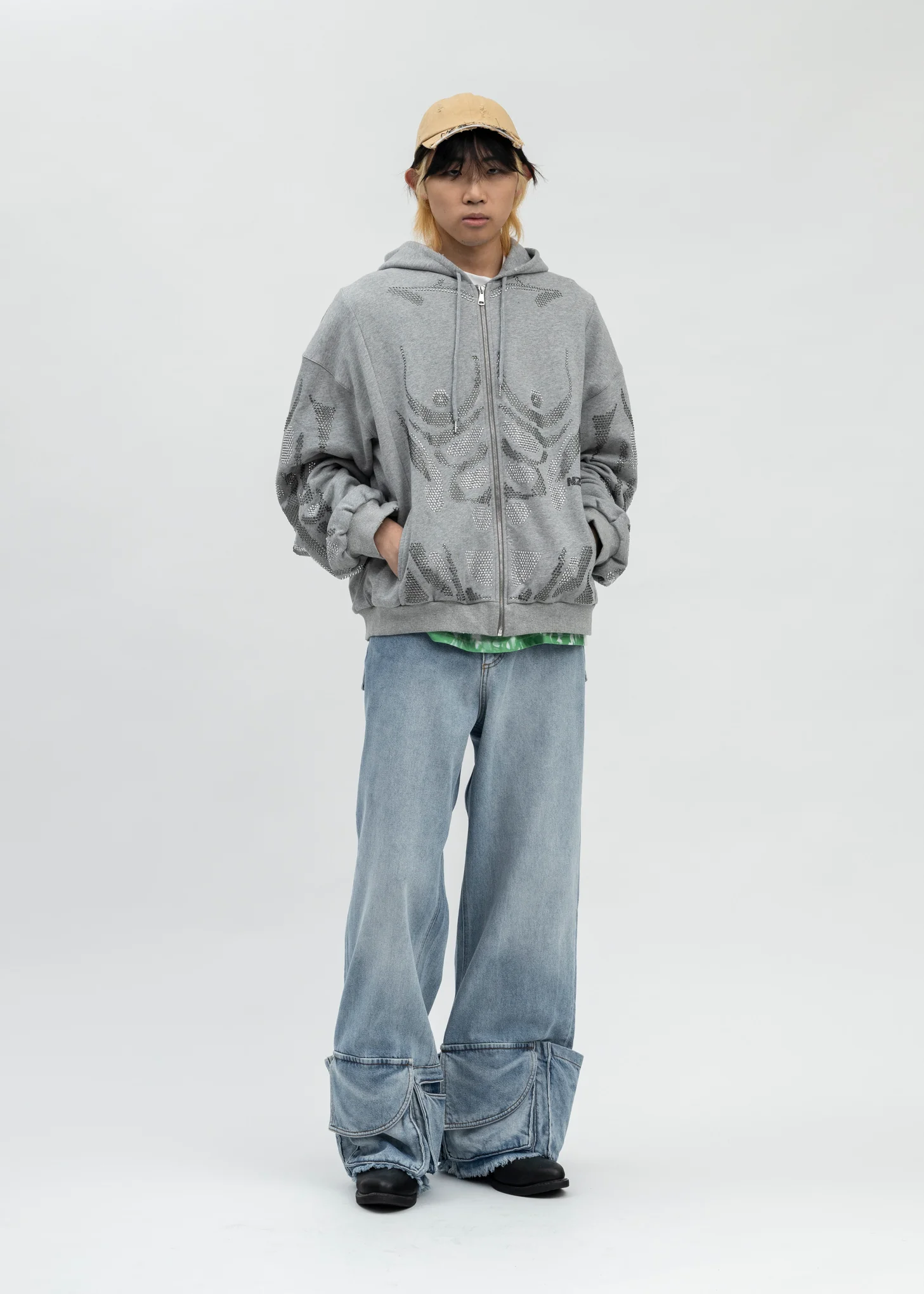 LIGHT WASH BLUE CARGO JEANS - Image 5