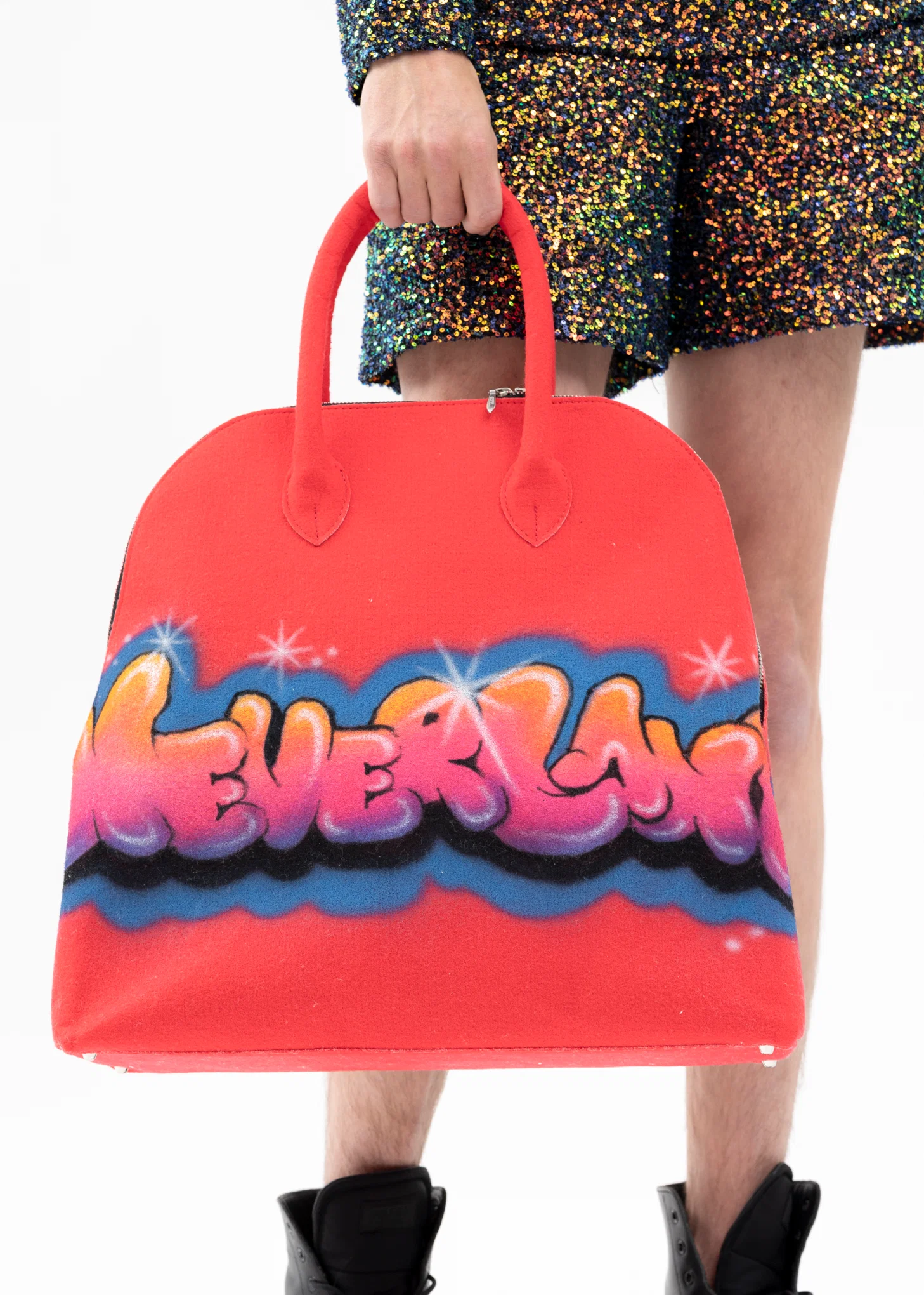 "NEVERLAND" RED CARPET TRAVELLER BAG - Image 2