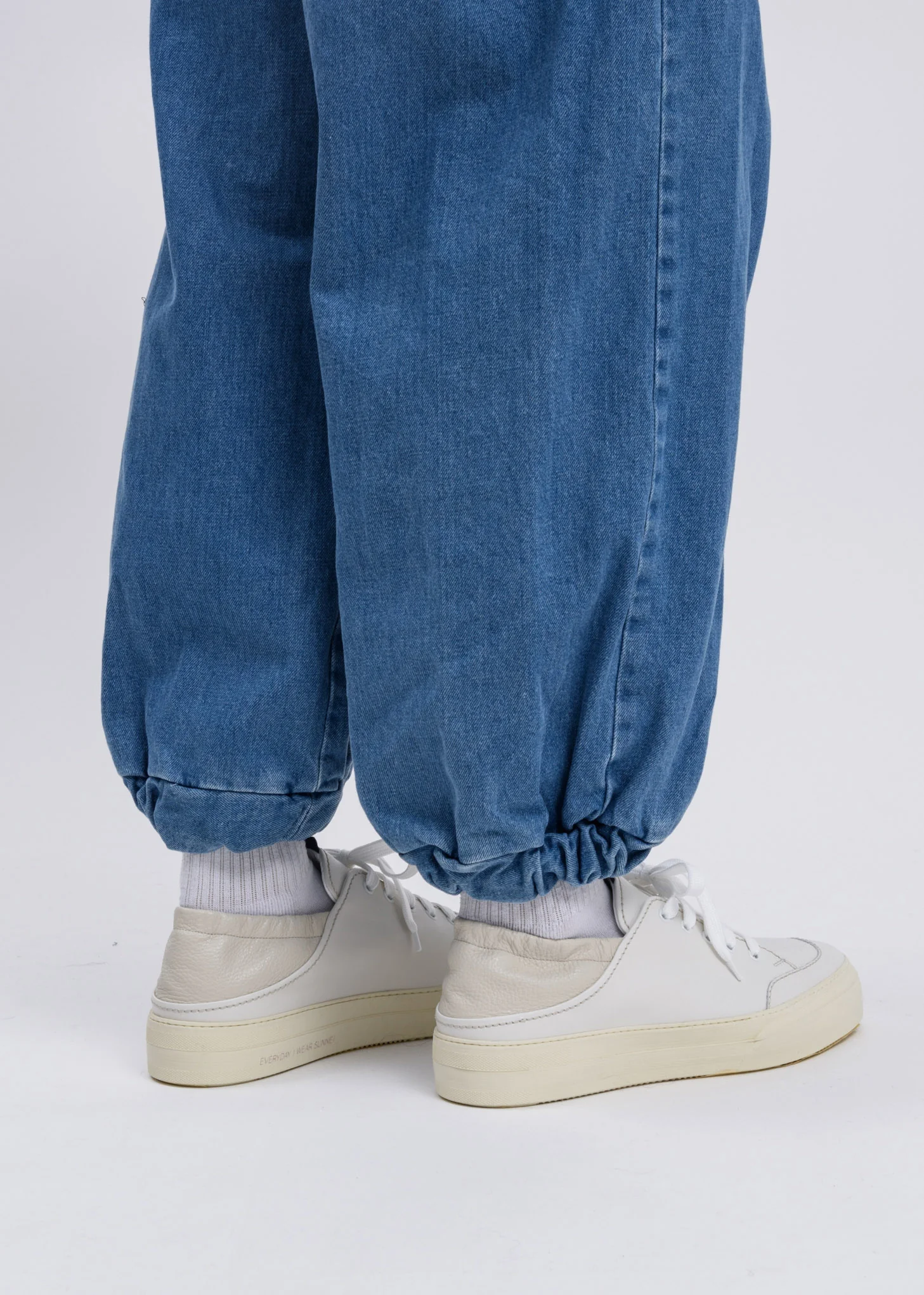 Off White Closed Sabot - Image 3