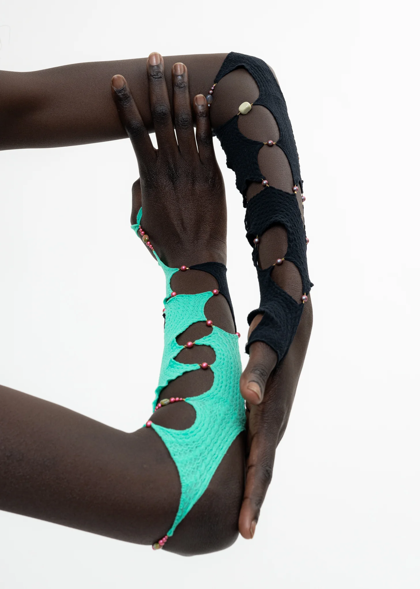 ONYX SINGLE CROPPED ARM SLEEVE - Image 9
