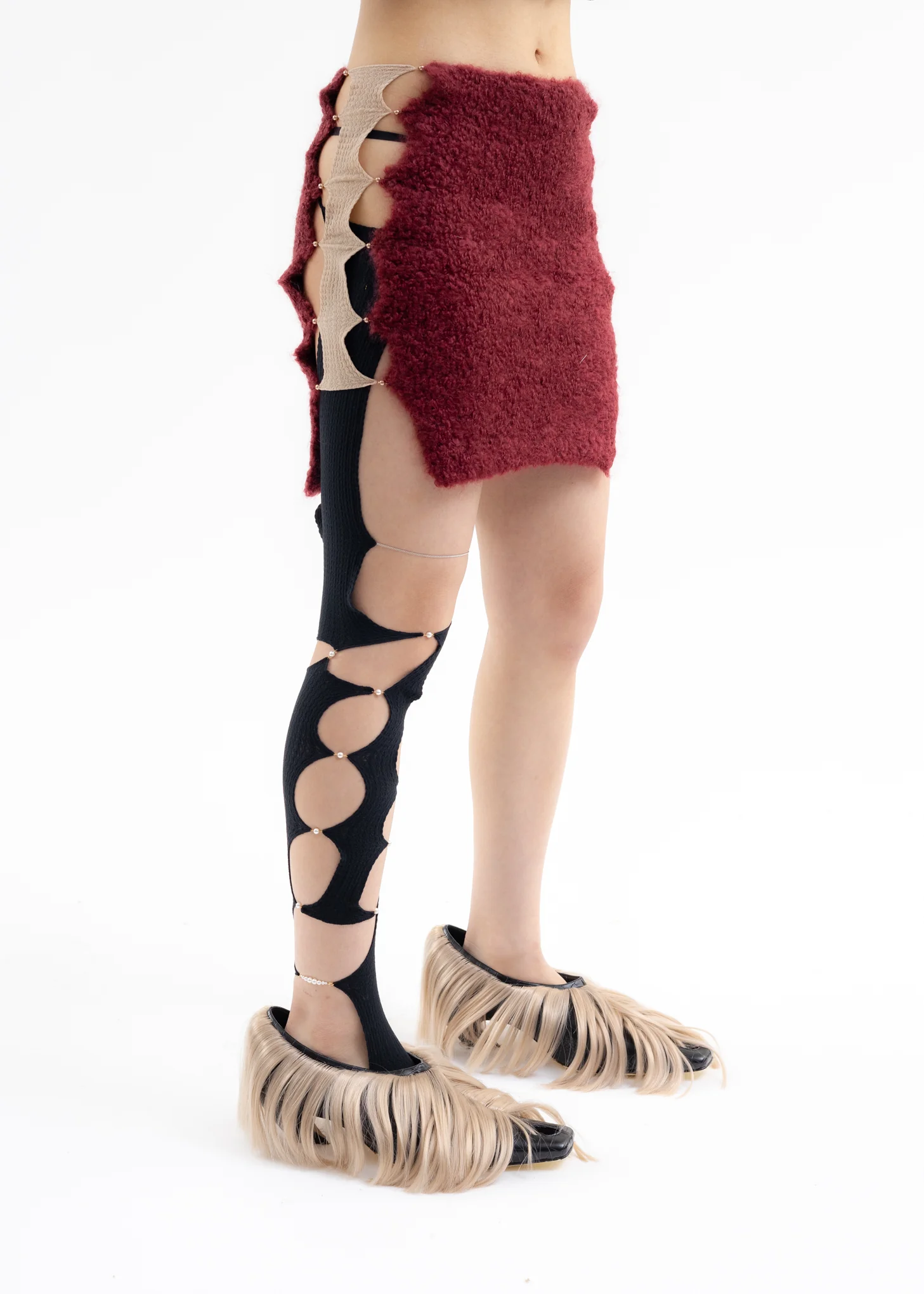 ONYX SINGLE CUT-OUT LEG STOCKING