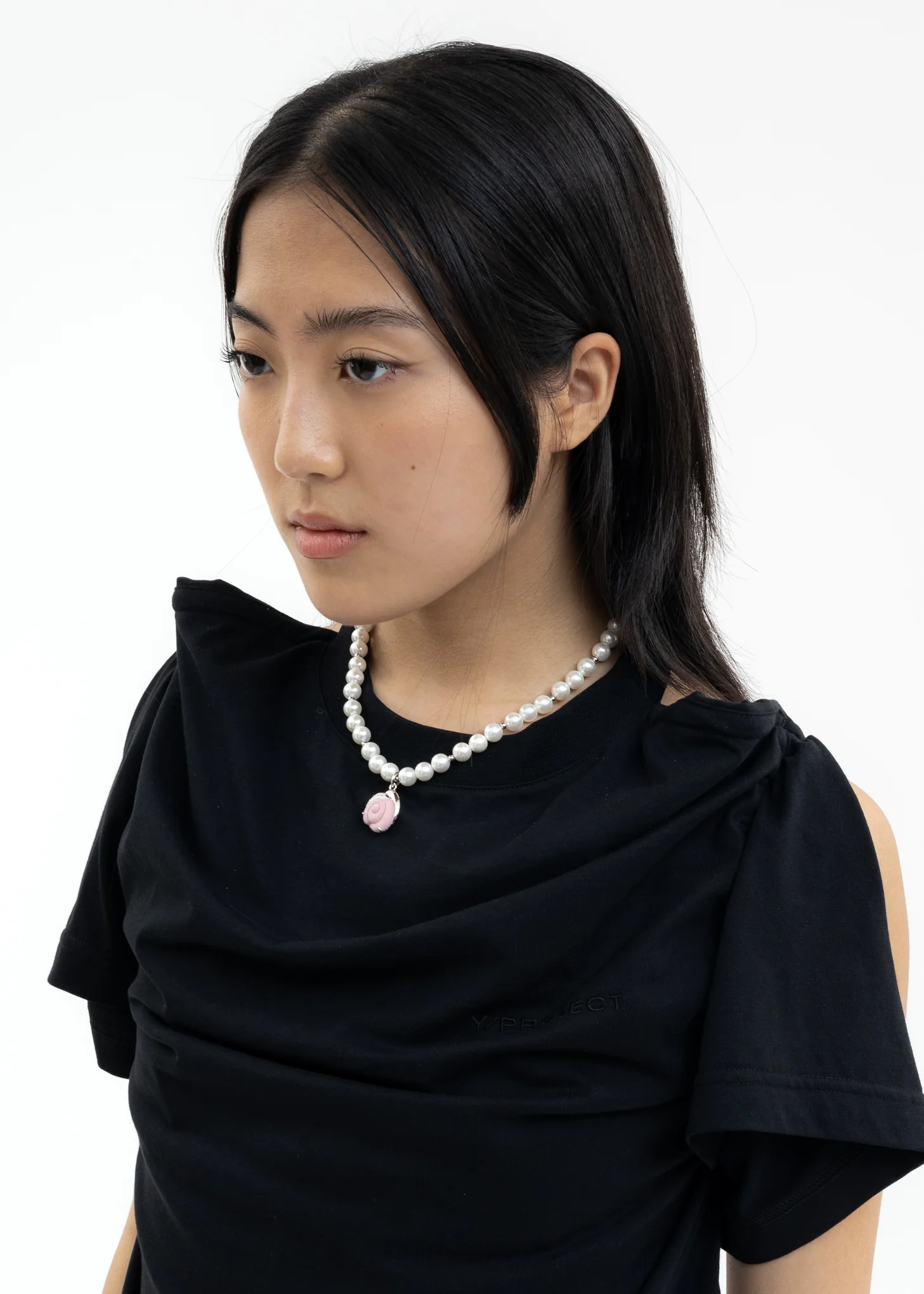 Pearl And Pink Velvet Rose Necklace - Image 2