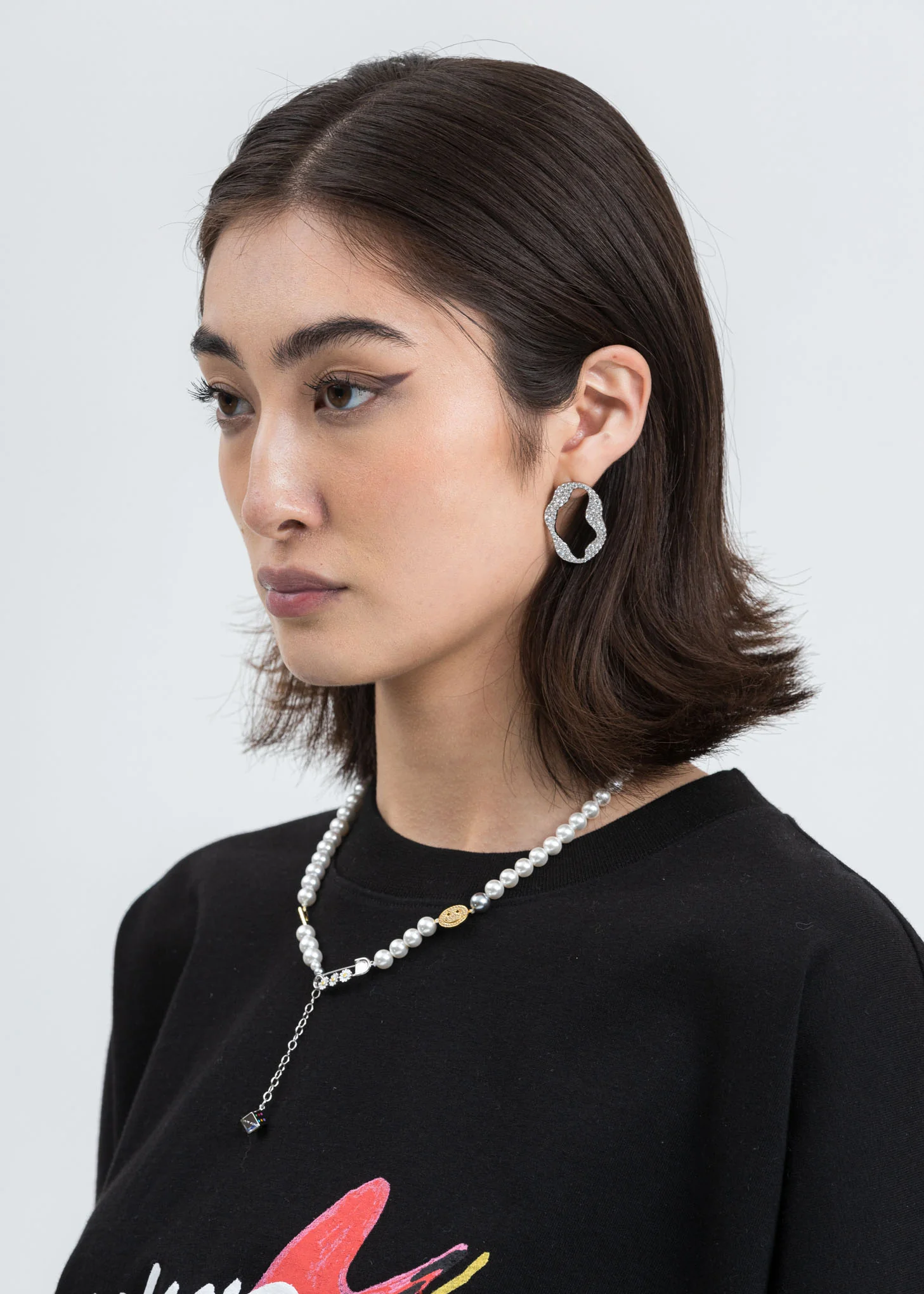 Pearl Daisy Pin Necklace - Image 4
