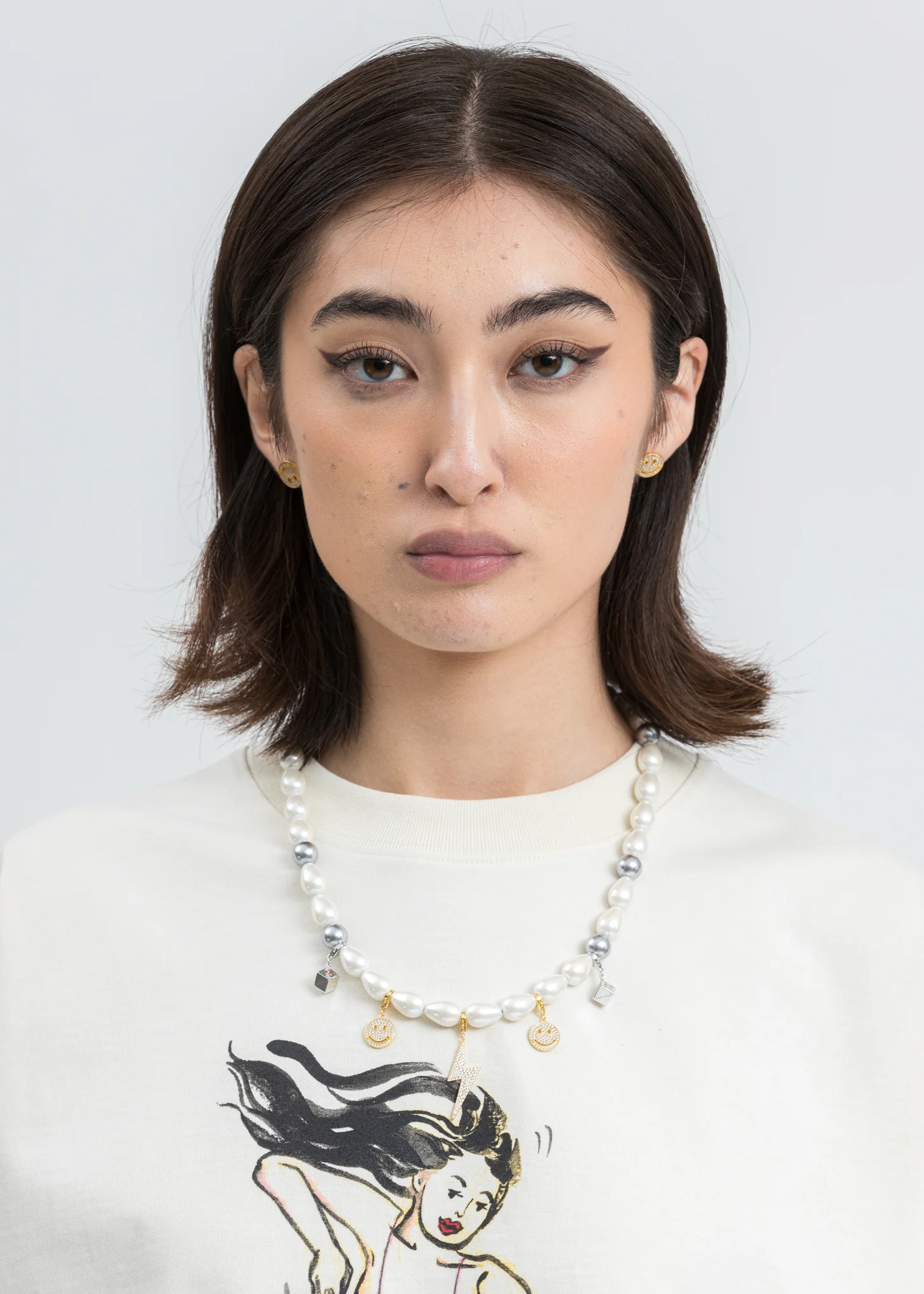 Pearl Smile Face Flash Necklace - Image 2